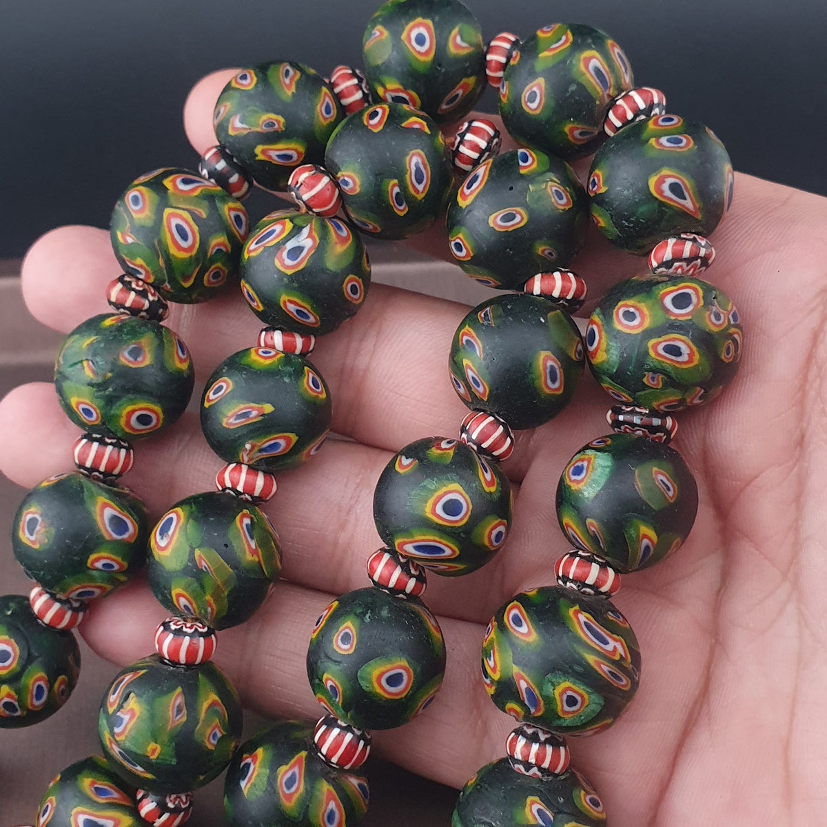 Halskette aus Vintage Glasperlen im venezianischen Stil mit Gabri-Augen und Chevron-Muster