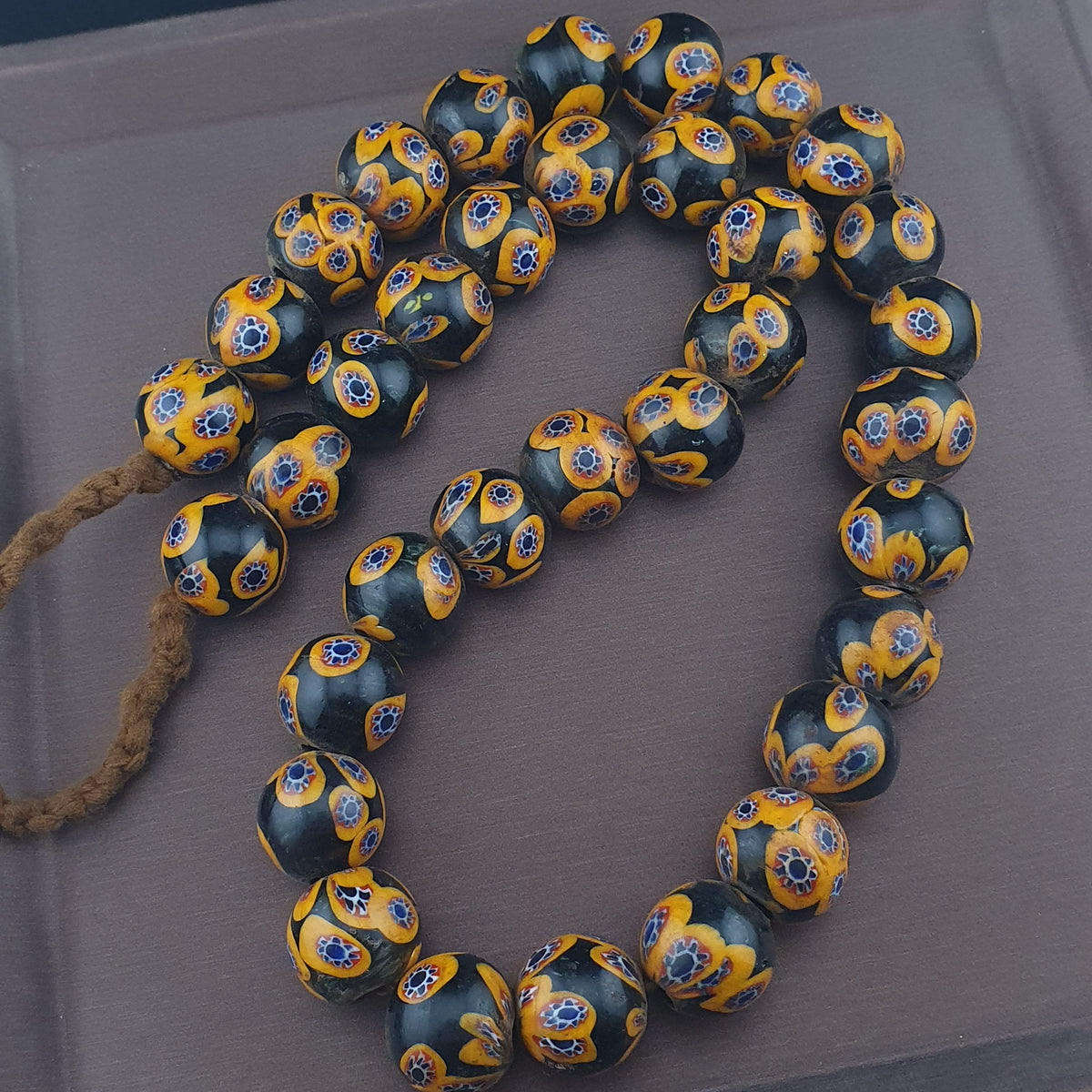 Antike venezianische Millefiori-Glasperlenkette