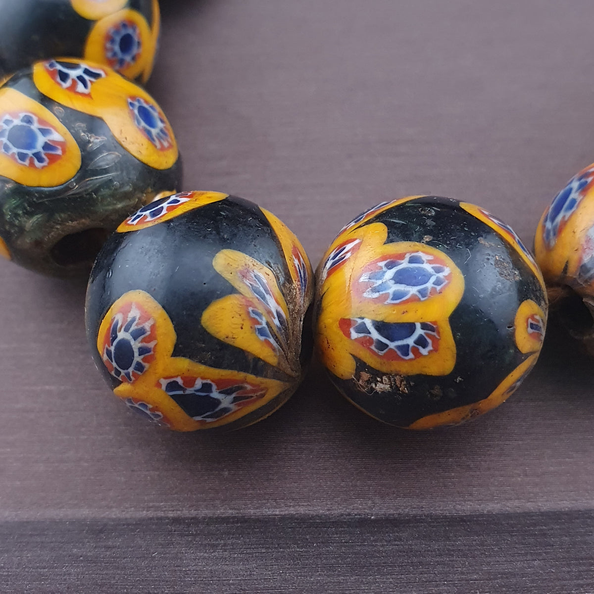 Antike venezianische Millefiori-Glasperlenkette