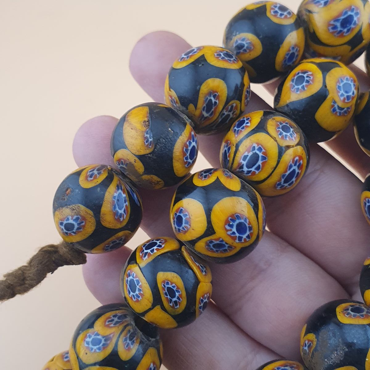 Antike venezianische Millefiori-Glasperlenkette