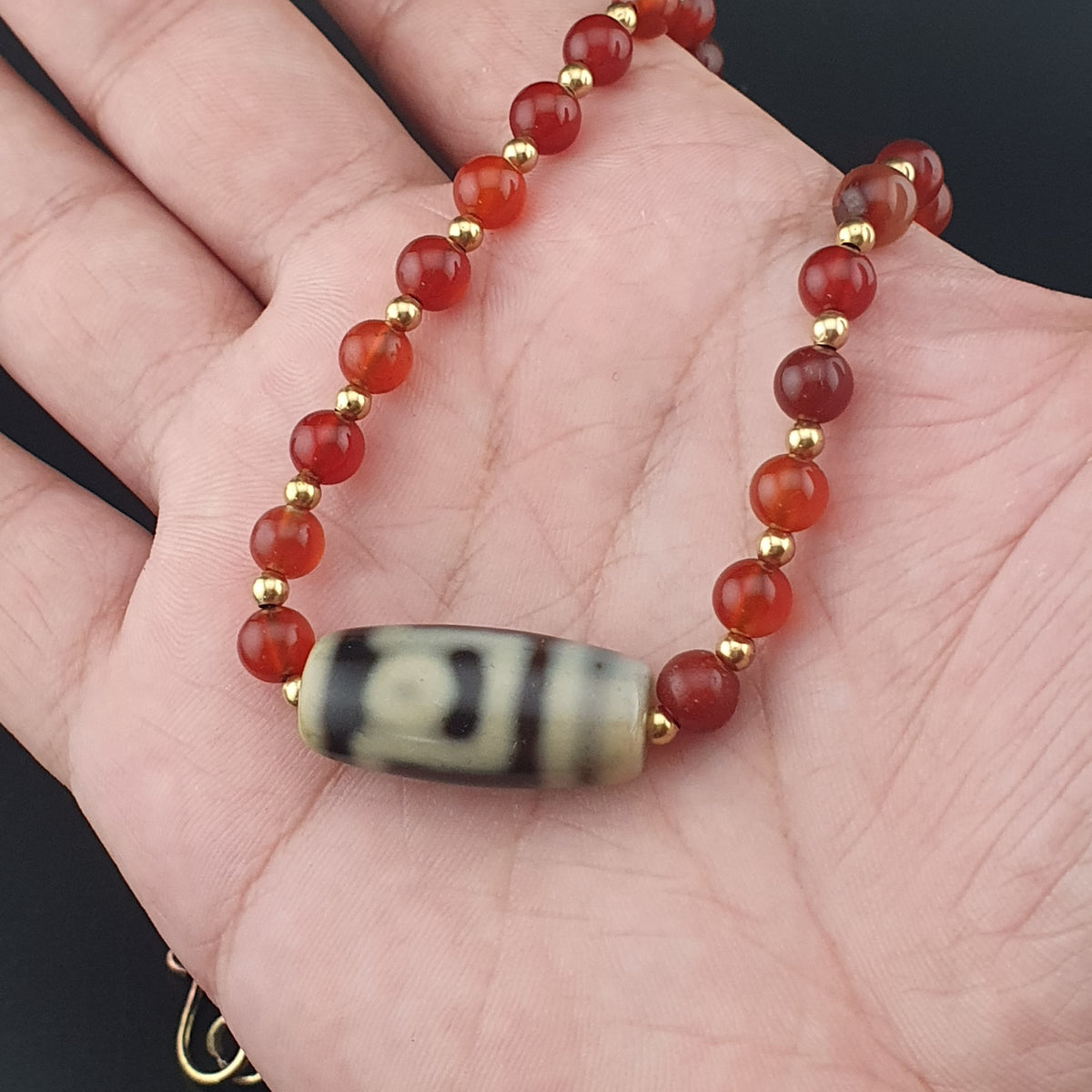 Collier pendentif Dzi en agate tibétaine Œil himalayen en agate cornaline vintage du Mali