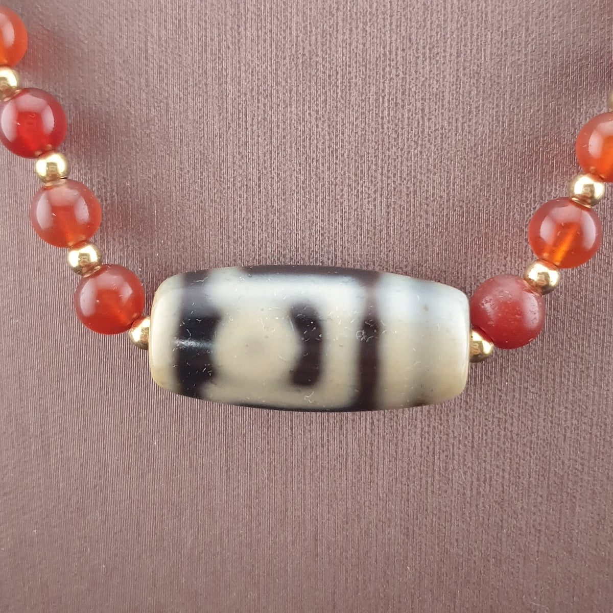 Collier pendentif Dzi en agate tibétaine Œil himalayen en agate cornaline vintage du Mali