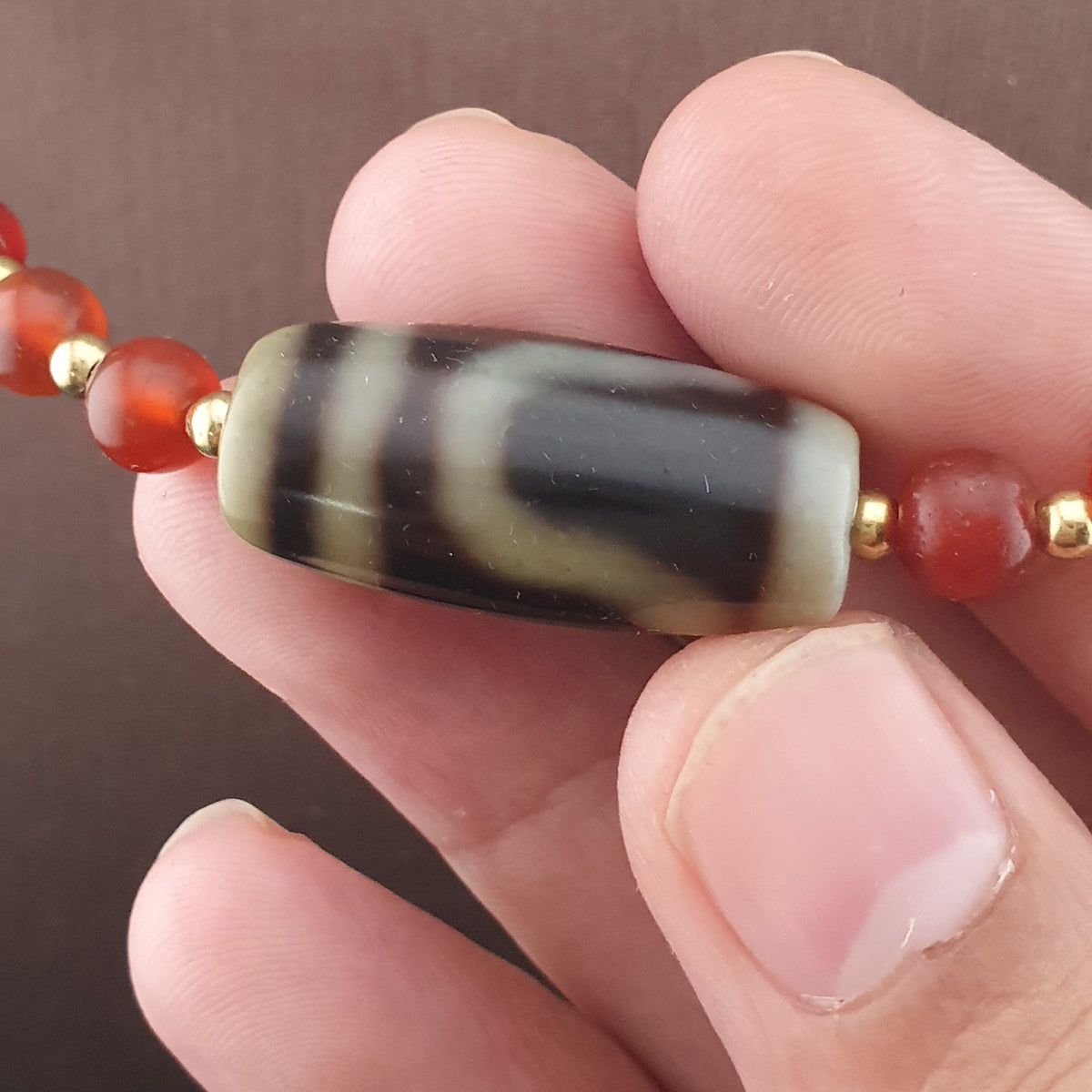 Collier pendentif Dzi en agate tibétaine Œil himalayen en agate cornaline vintage du Mali