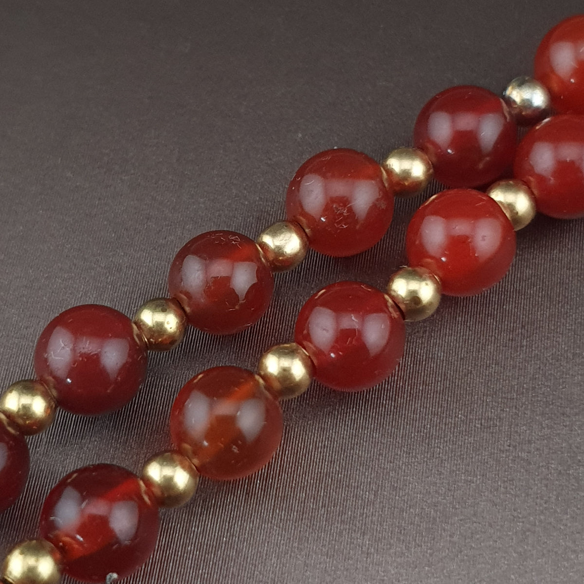 Collier avec Pendentif Ancien en Agate Tibétaine Zigzag et Perles de Cornaline