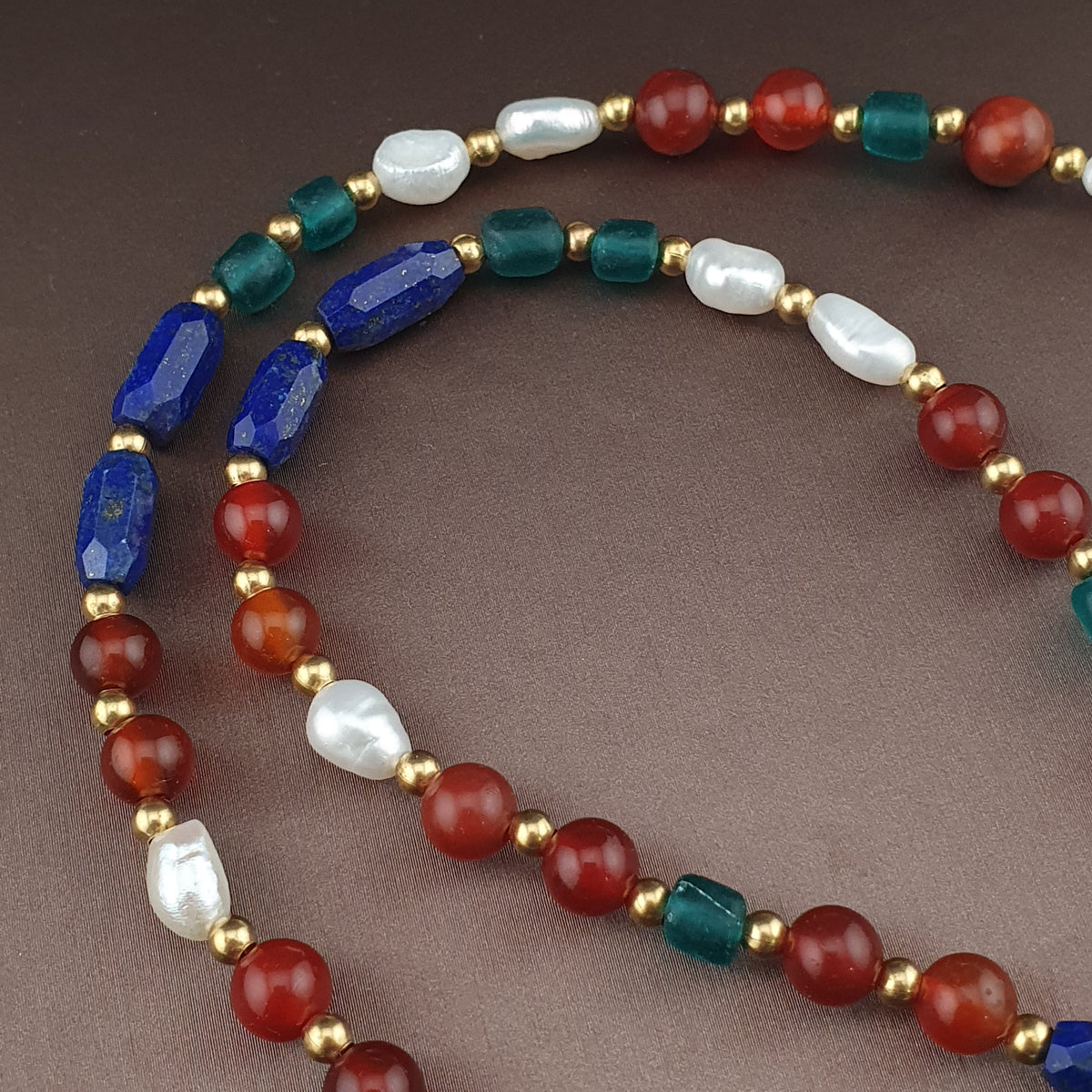 Collier de perles ancien tibétain himalayen Dzi en agate à 3 yeux avec mélange de lapis et de cornaline