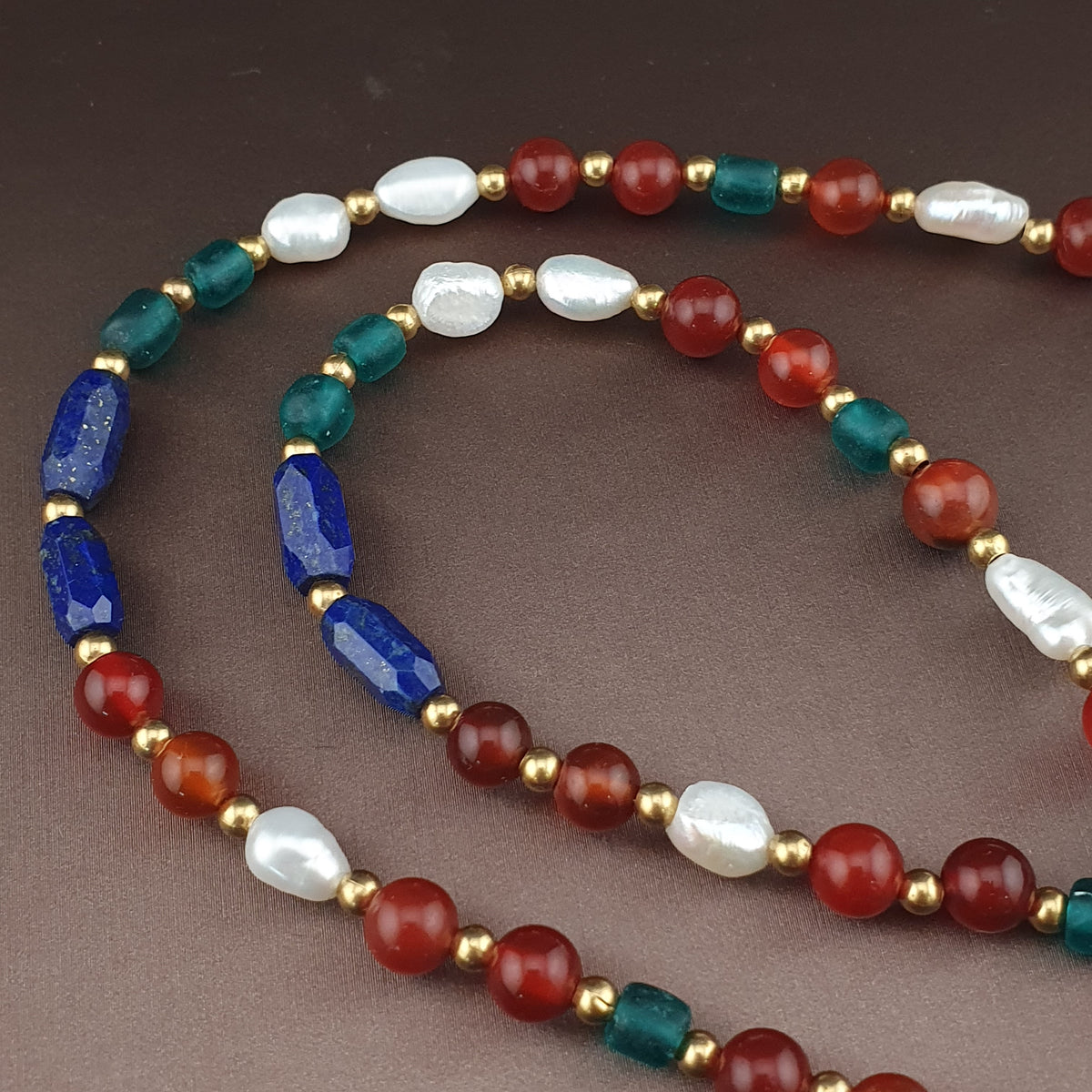 Collier de perles ancien tibétain himalayen Dzi en agate à 3 yeux avec mélange de lapis et de cornaline