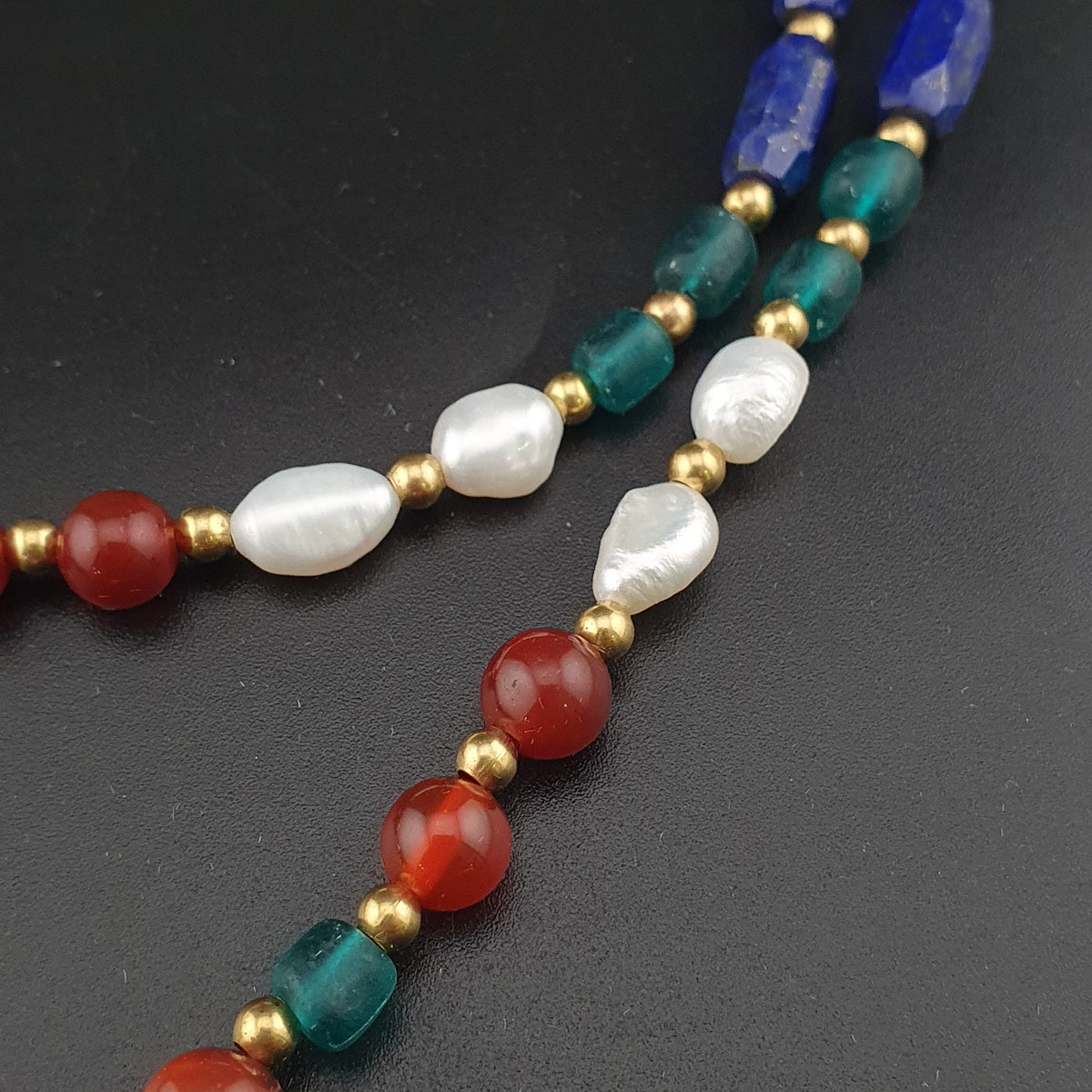 Collier de perles ancien tibétain himalayen Dzi en agate à 3 yeux avec mélange de lapis et de cornaline