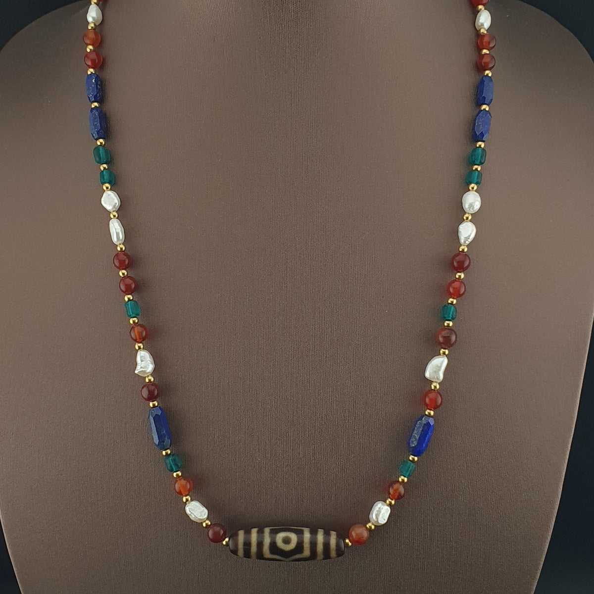 Collier de perles ancien tibétain himalayen Dzi en agate à 3 yeux avec mélange de lapis et de cornaline