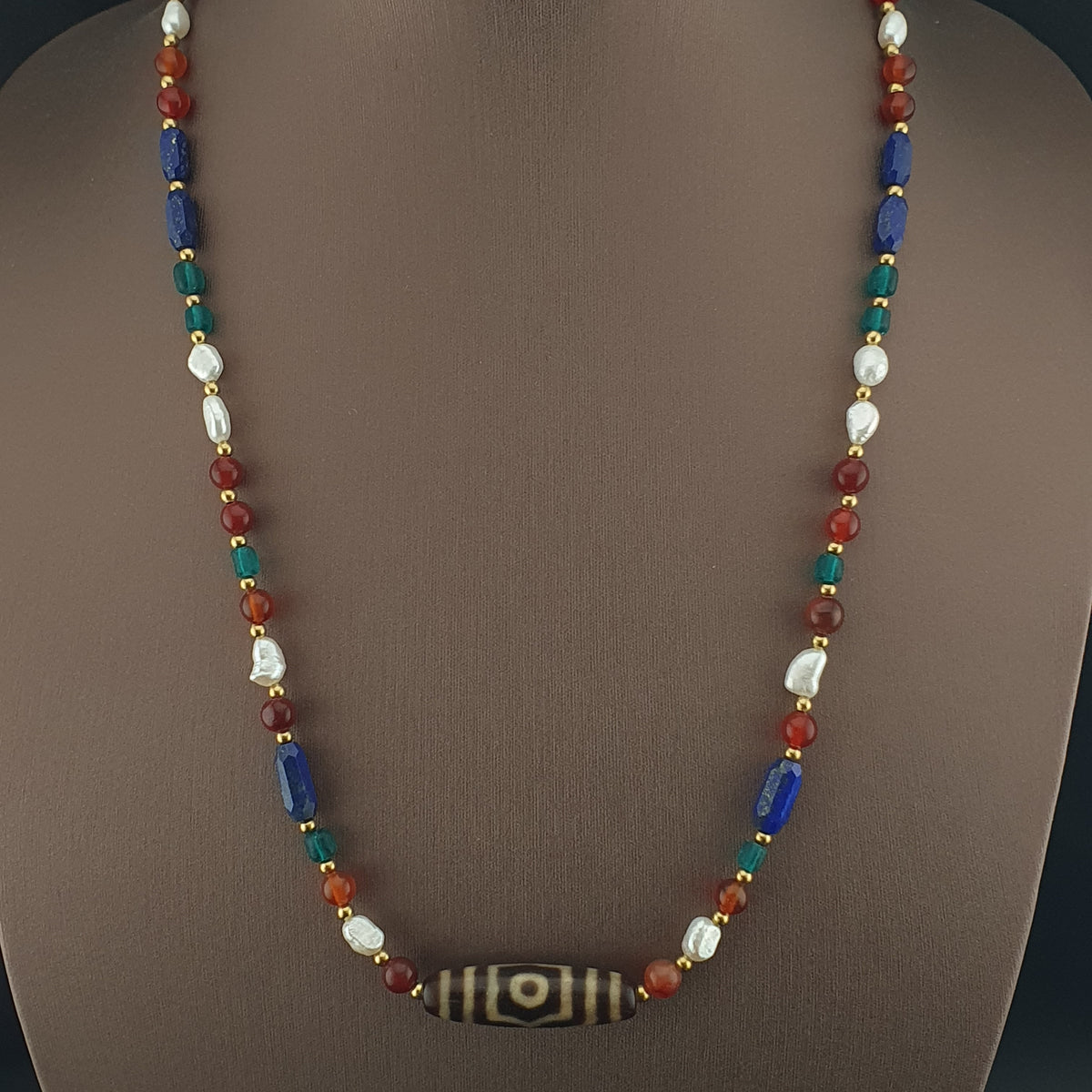 Collier de perles ancien tibétain himalayen Dzi en agate à 3 yeux avec mélange de lapis et de cornaline