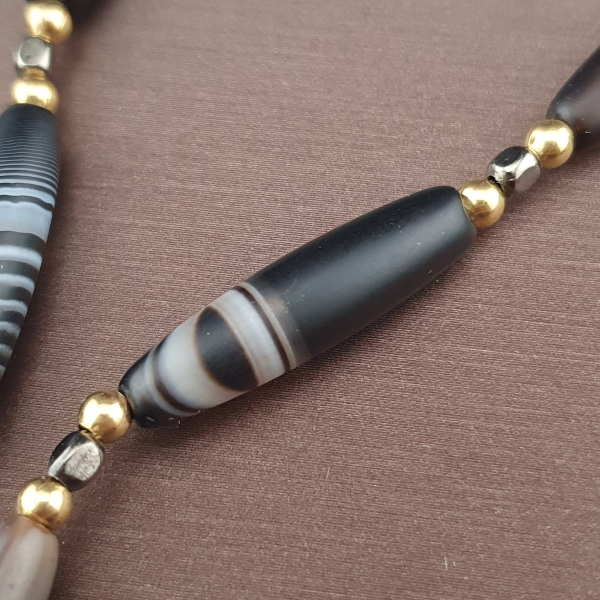 Collier de perles d'agate Suliemani "Natural Eyes" vintage