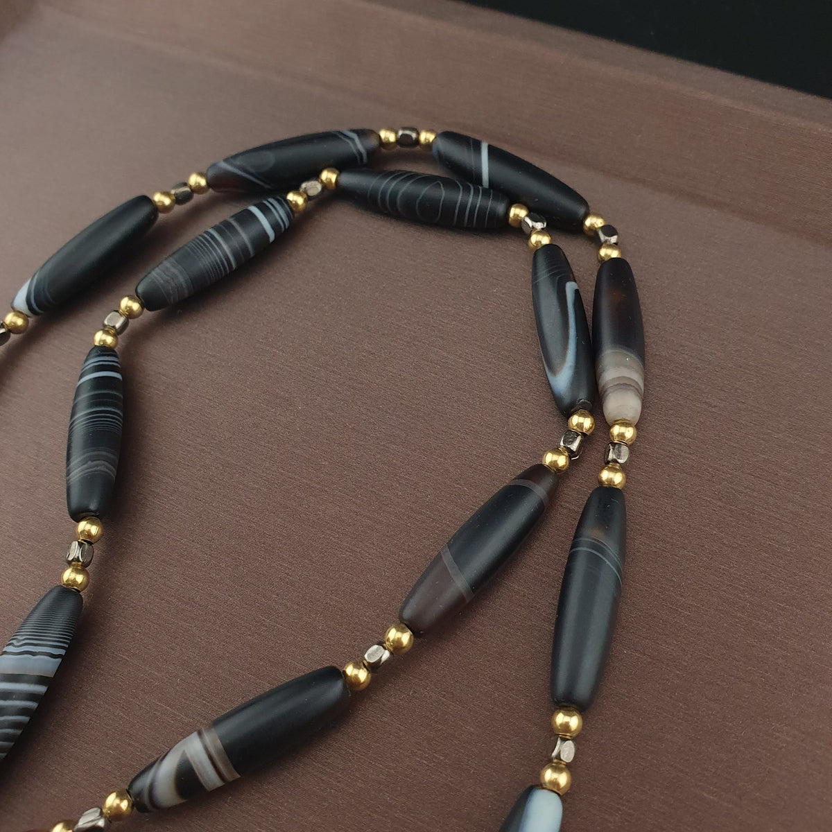 Collier de perles d'agate Suliemani "Natural Eyes" vintage