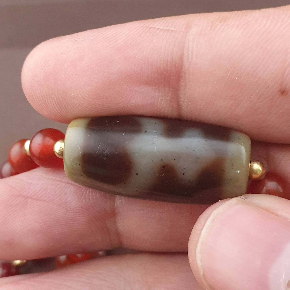 Collier de perles d'agate et de cornaline à motif vase, trésor vintage