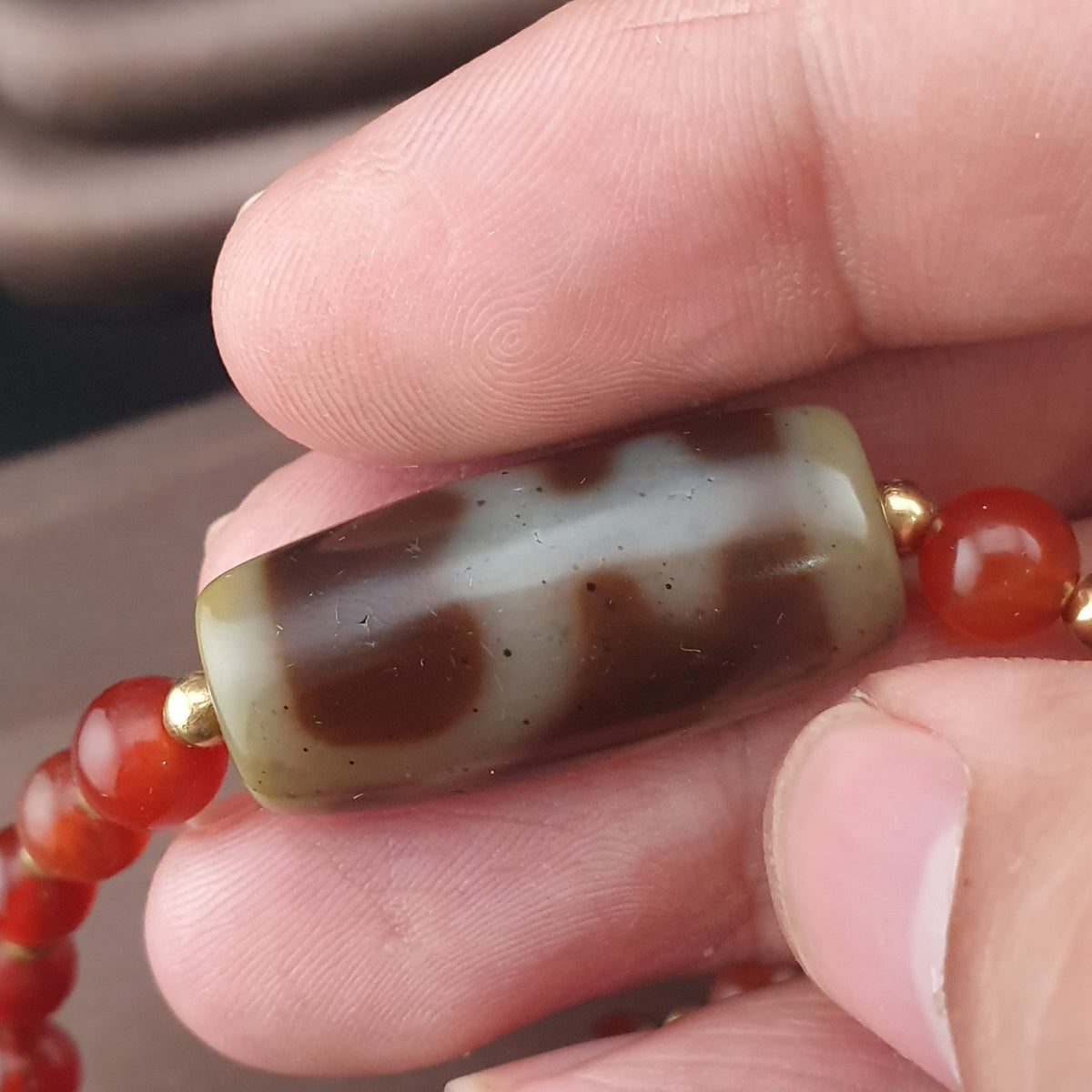 Collier de perles d'agate et de cornaline à motif vase, trésor vintage