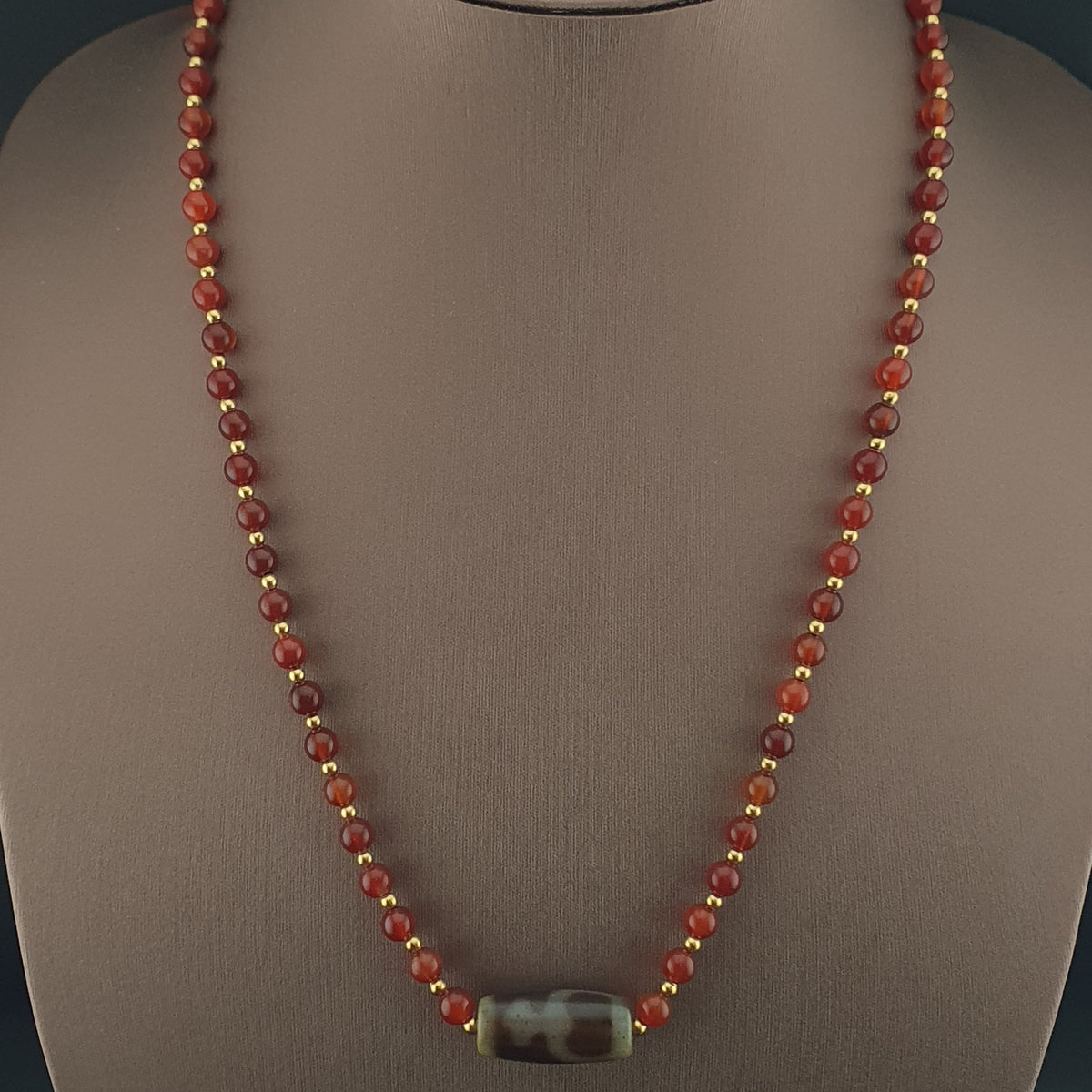 Collier de perles d'agate et de cornaline à motif vase, trésor vintage