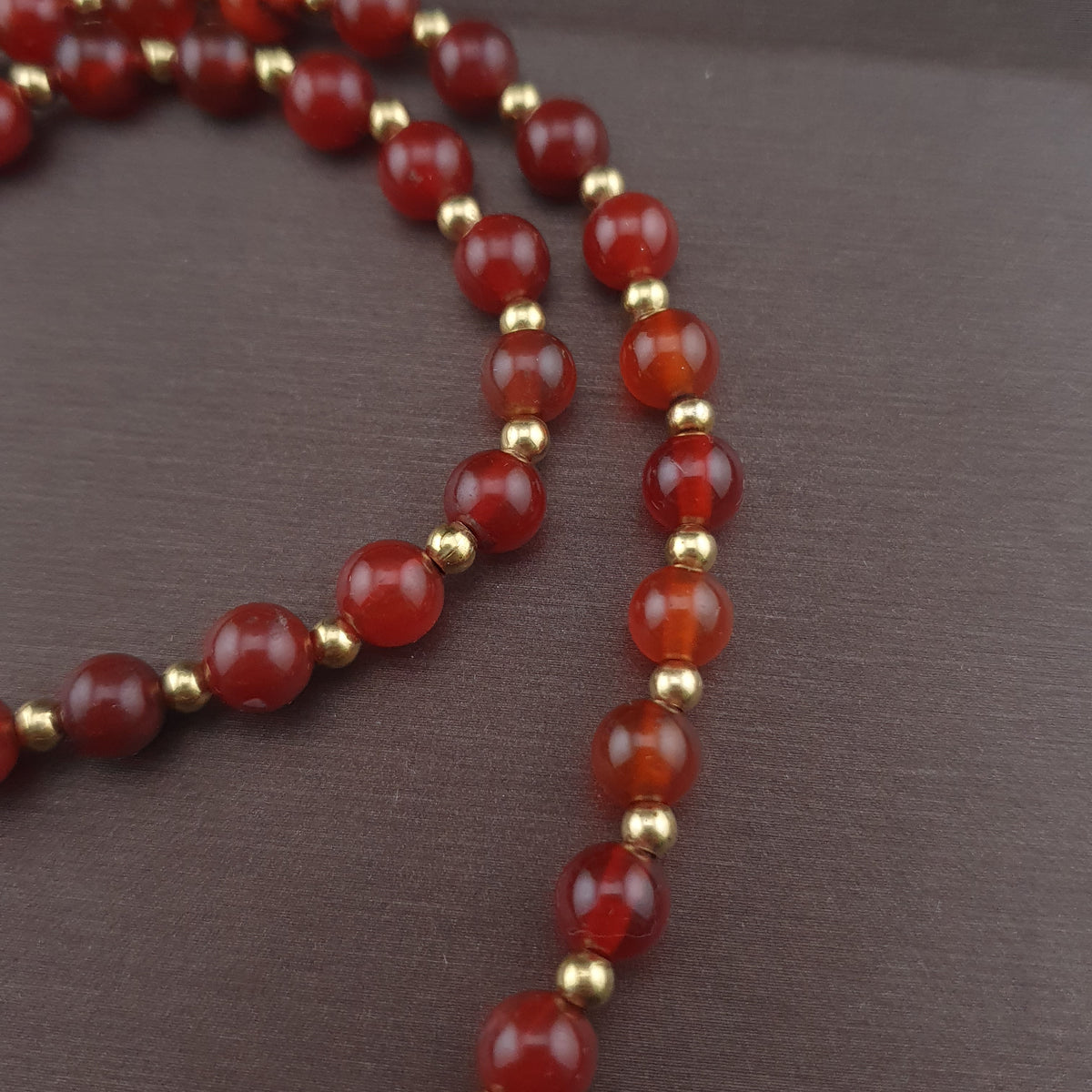 Collier avec perles d'agate cornaline vintage et pendentif Pumtek Pyu
