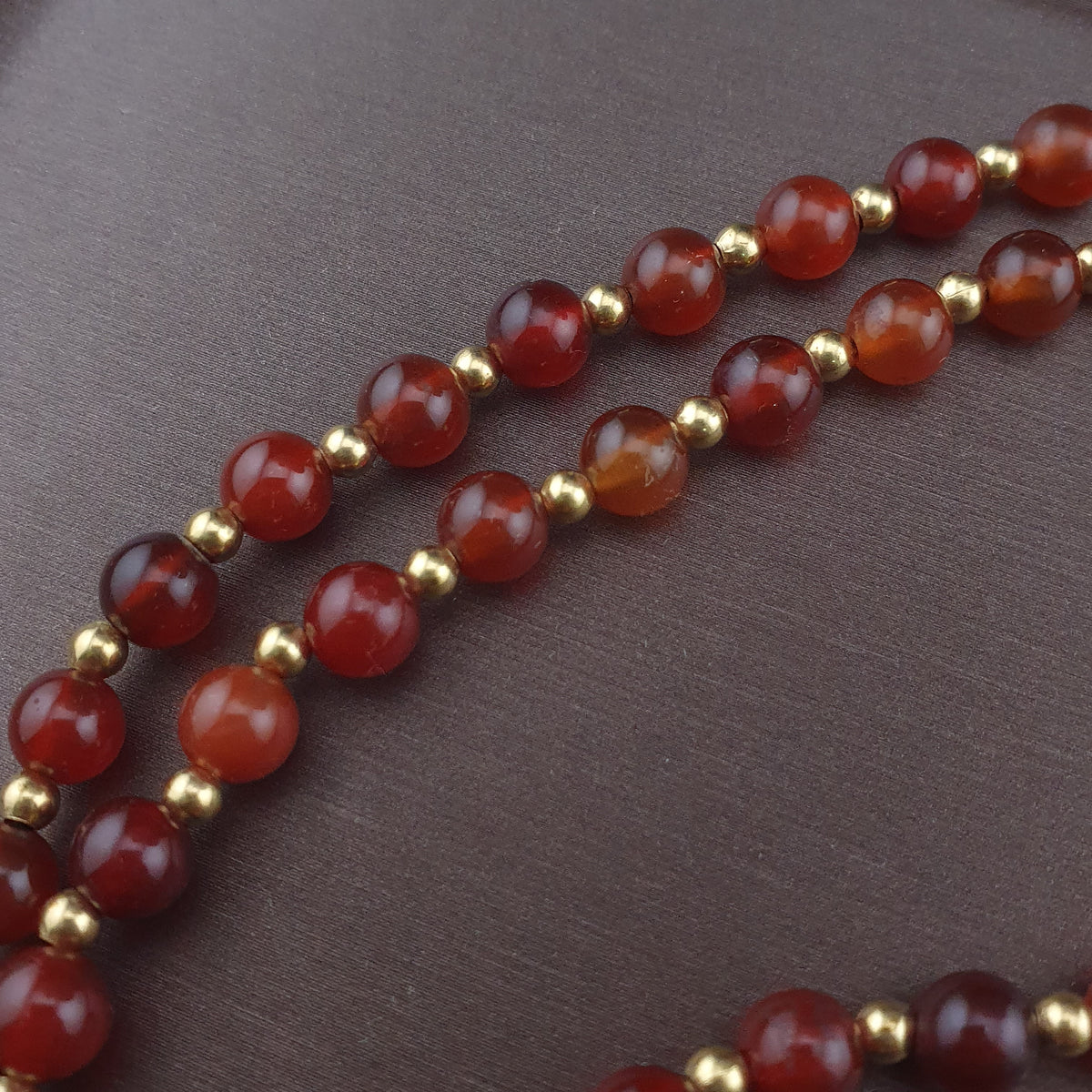 Collier avec perles d'agate cornaline vintage et pendentif Pumtek Pyu
