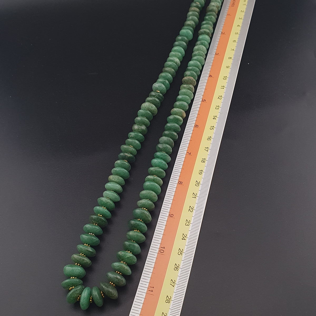 Collier de perles vintage en forme de pneu de jade