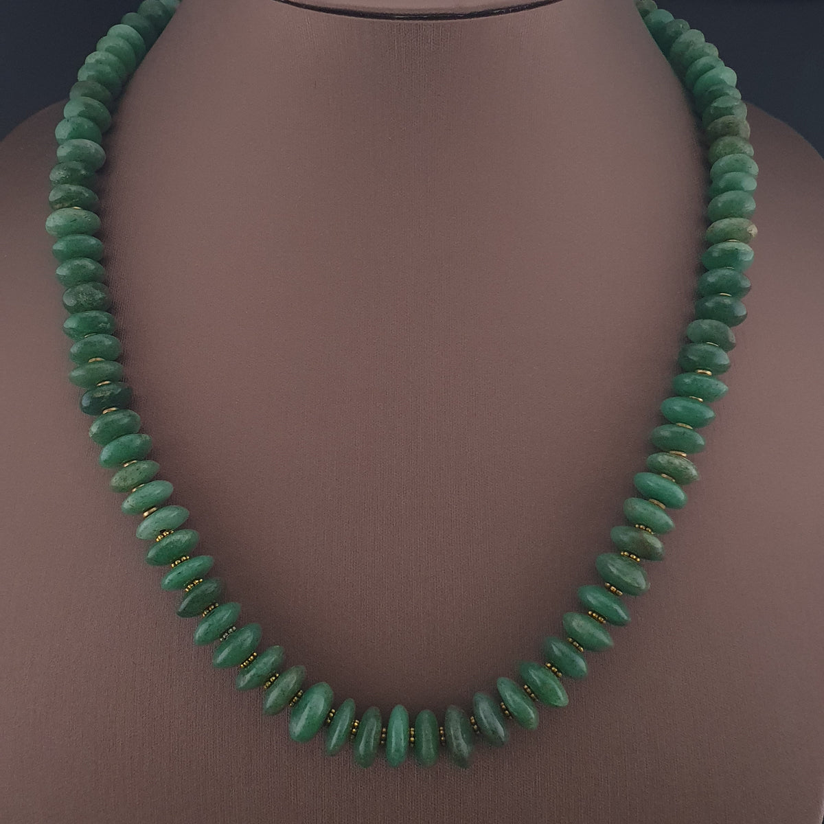 Collier de perles vintage en forme de pneu de jade
