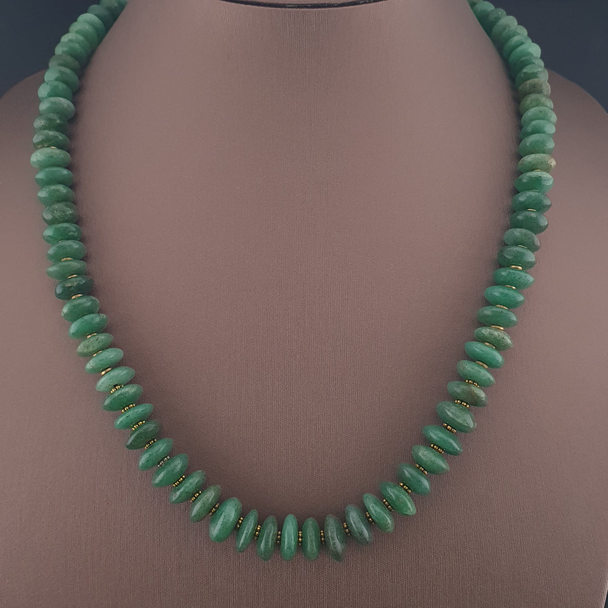 Collier de perles vintage en forme de pneu de jade