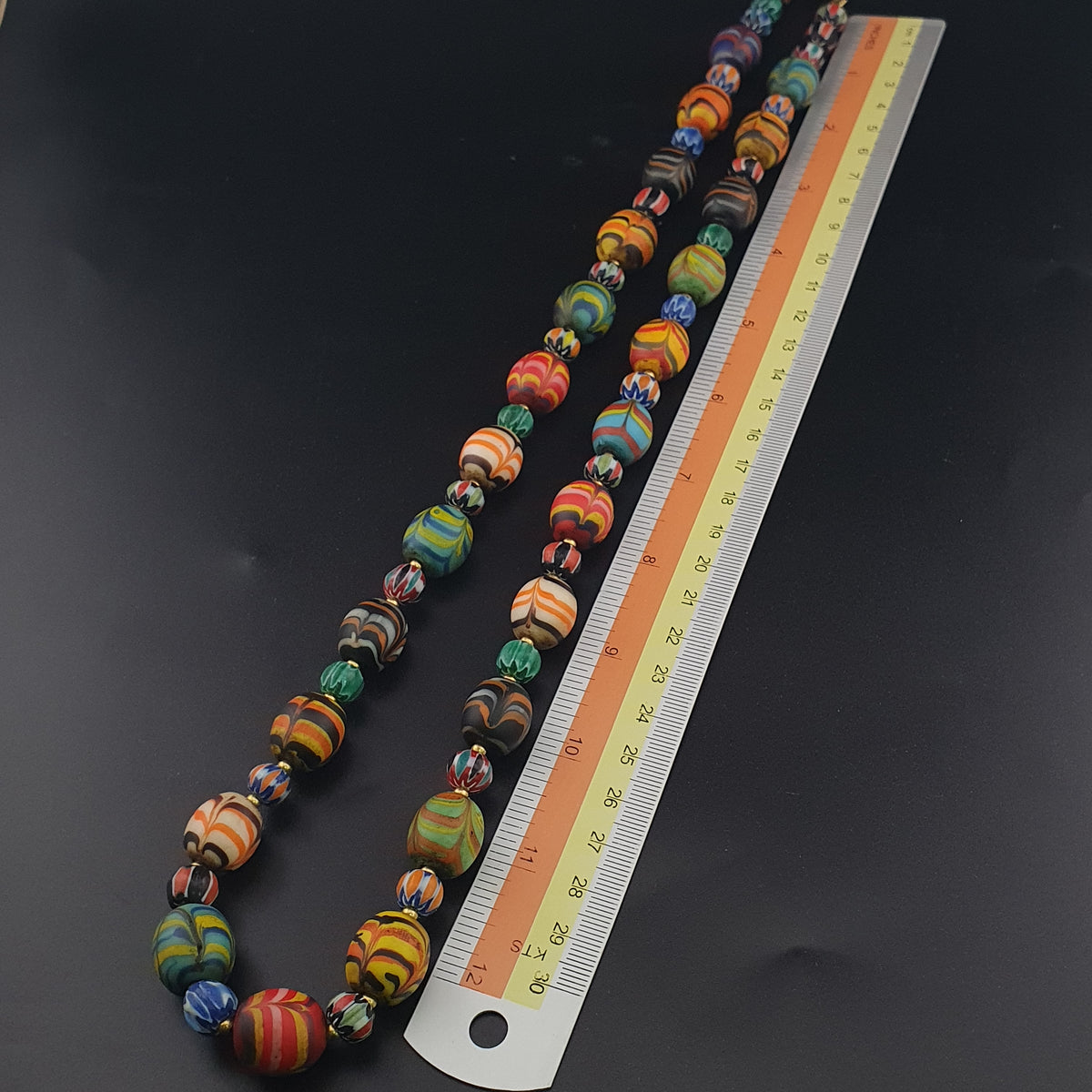 Collier de perles de verre antiques Murano Style Plumes et Chevrons Vénitiens