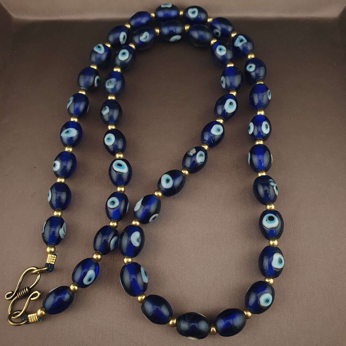 Collier de perles en verre œil de Hamsa de style vénitien antique