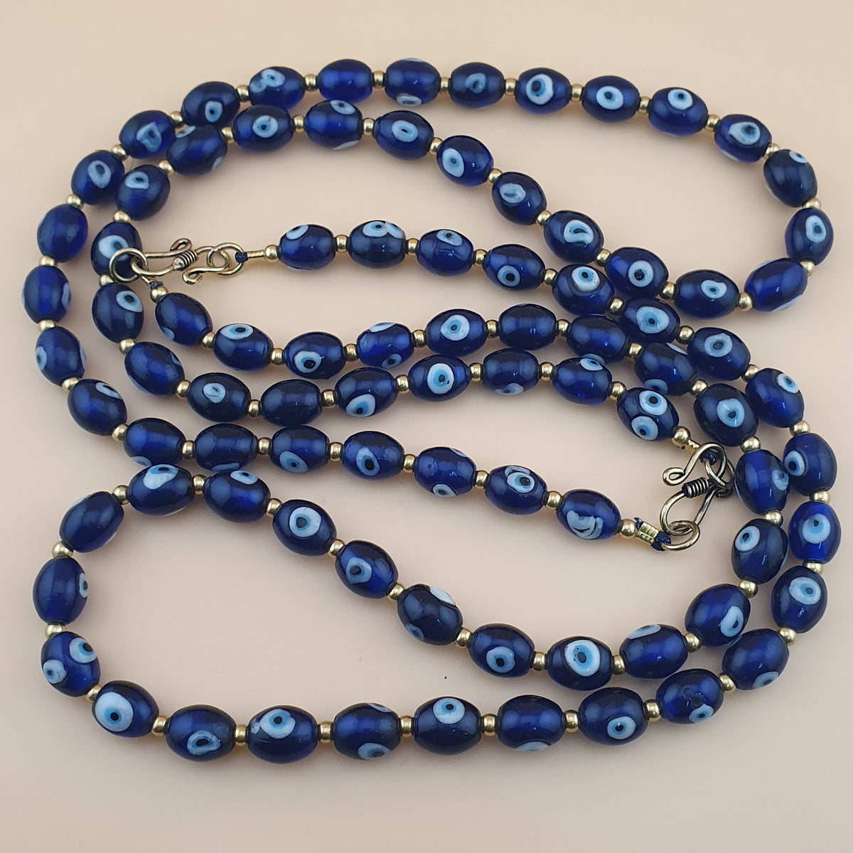 Collier de perles en verre œil de Hamsa de style vénitien antique