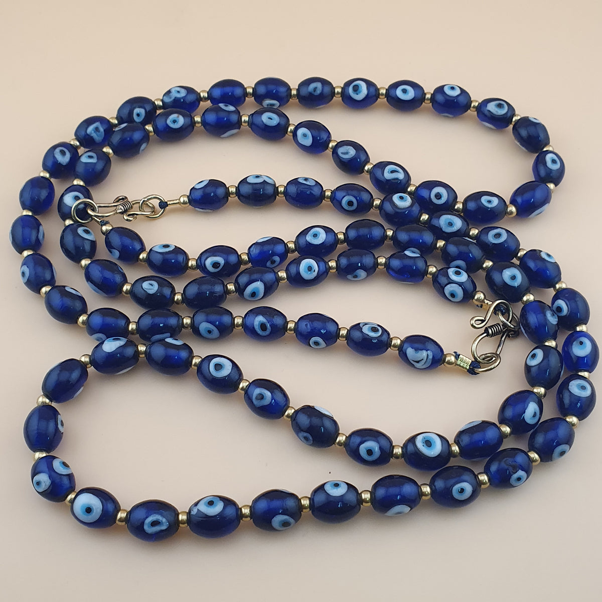 Collier de perles en verre œil de Hamsa de style vénitien antique