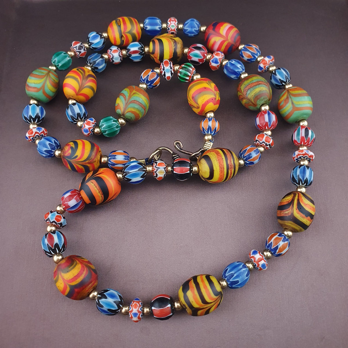 Vintage Venetian Style Feather Desgin & Mulitlayer Chevorn Glass Beads Necklace