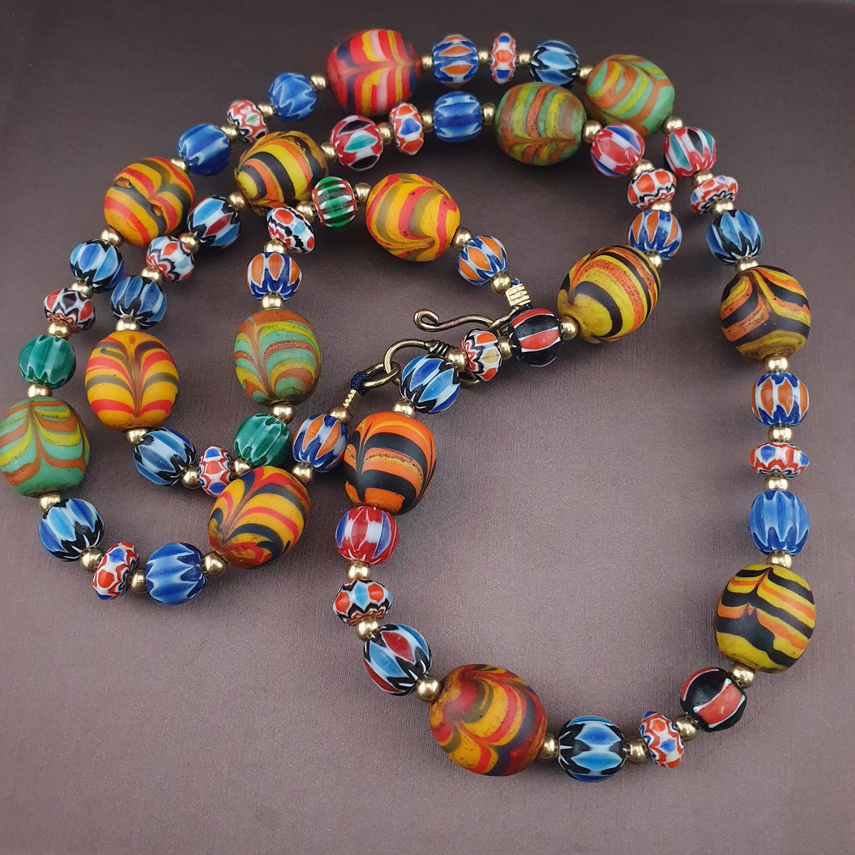 Vintage Venetian Style Feather Desgin & Mulitlayer Chevorn Glass Beads Necklace