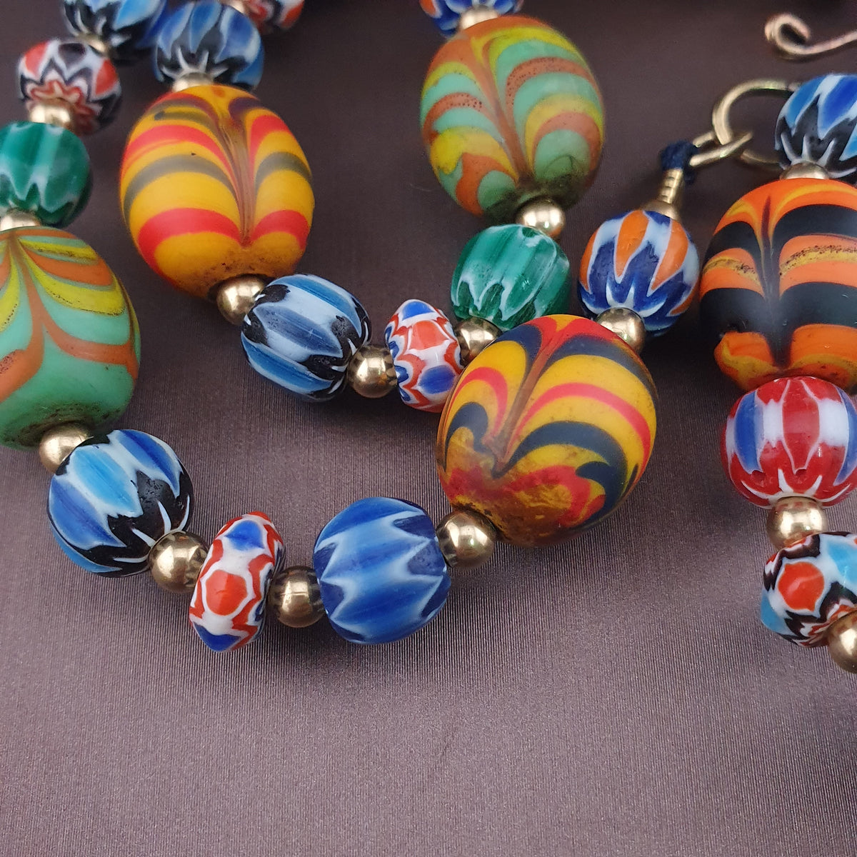 Vintage Venetian Style Feather Desgin & Mulitlayer Chevorn Glass Beads Necklace
