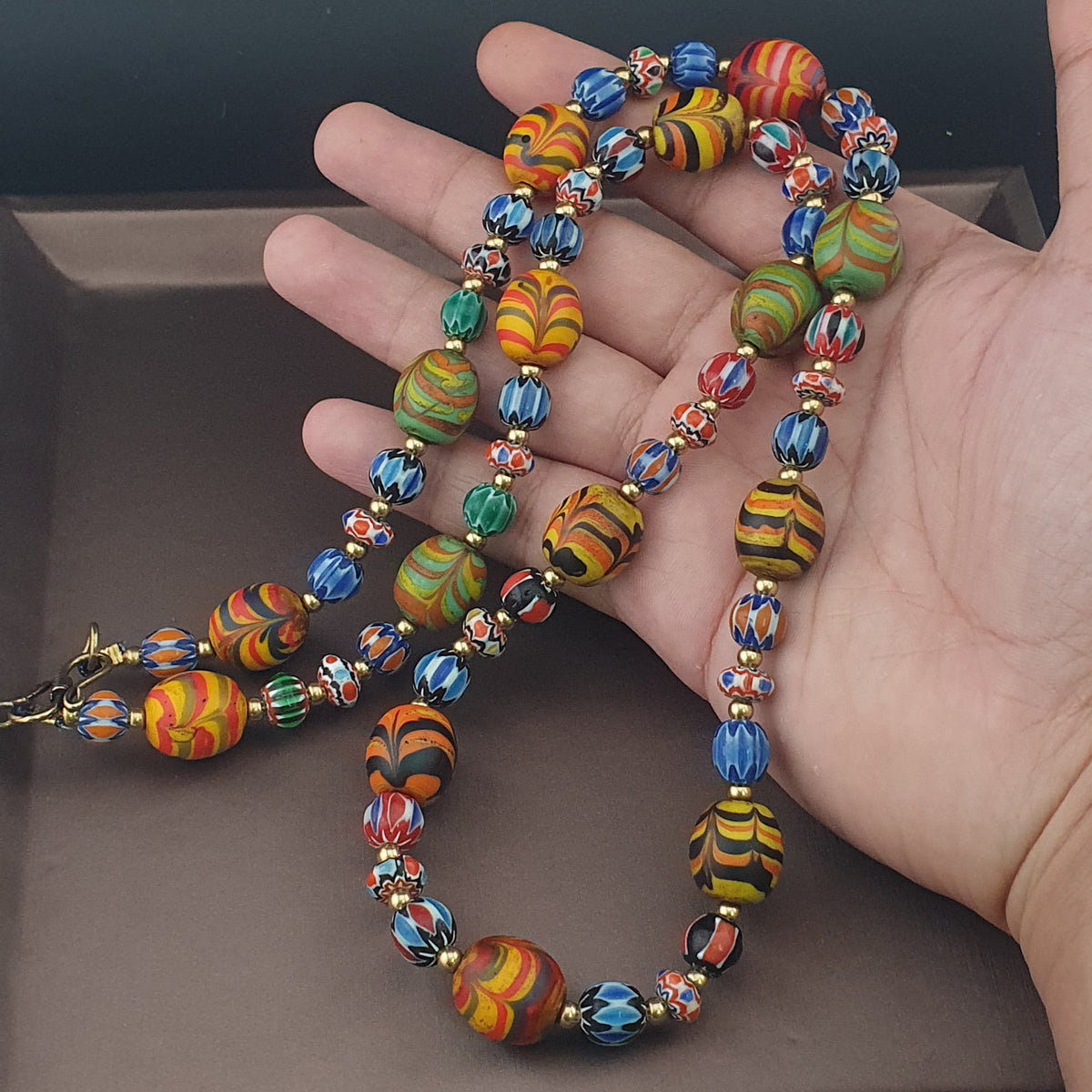 Vintage Venetian Style Feather Desgin & Mulitlayer Chevorn Glass Beads Necklace