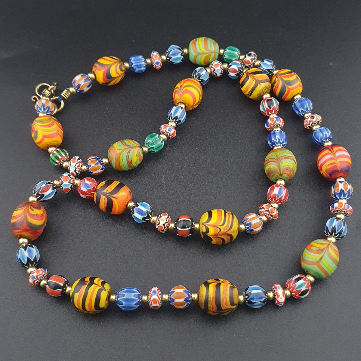 Vintage Venetian Style Feather Desgin & Mulitlayer Chevorn Glass Beads Necklace