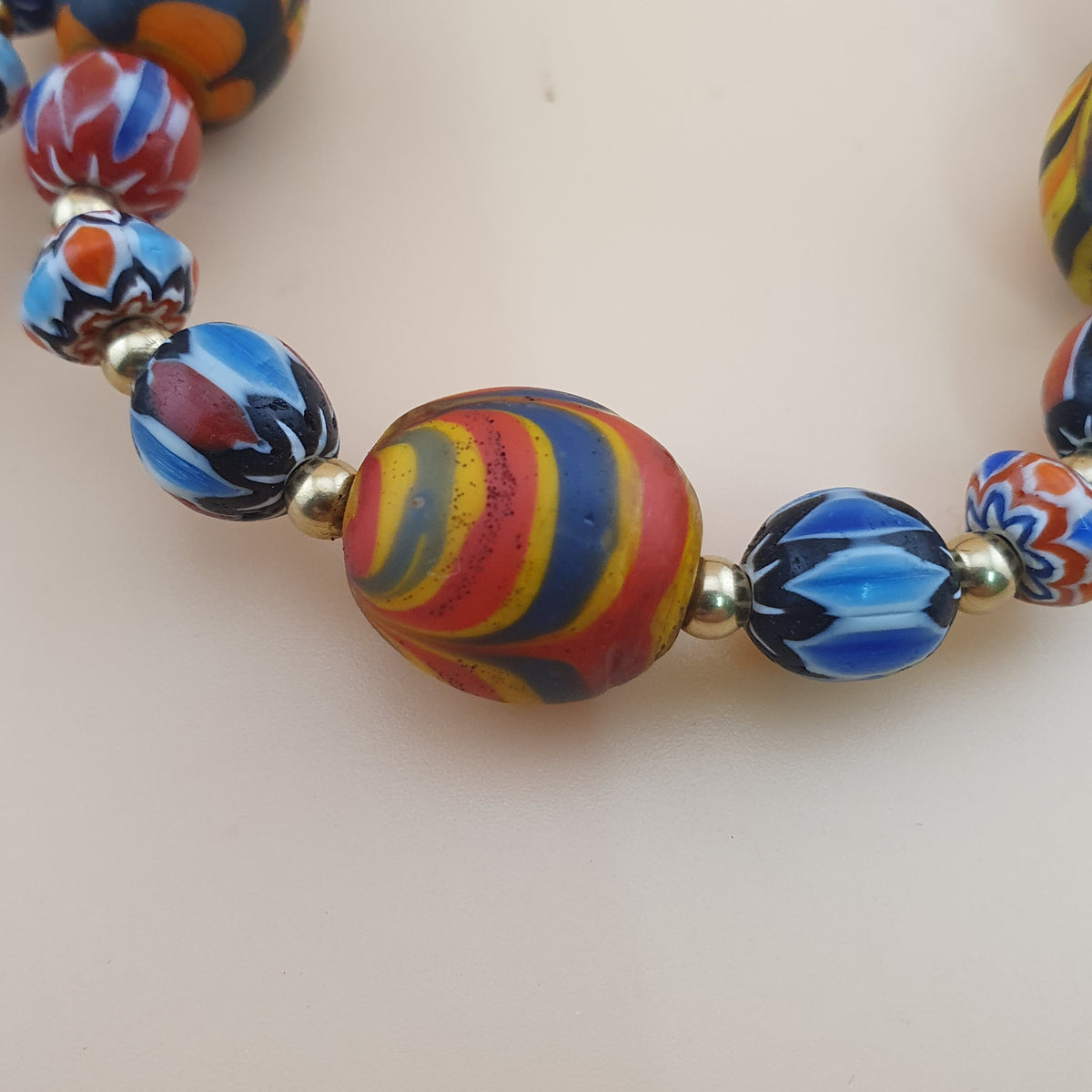 Vintage Venetian Style Feather Desgin & Mulitlayer Chevorn Glass Beads Necklace