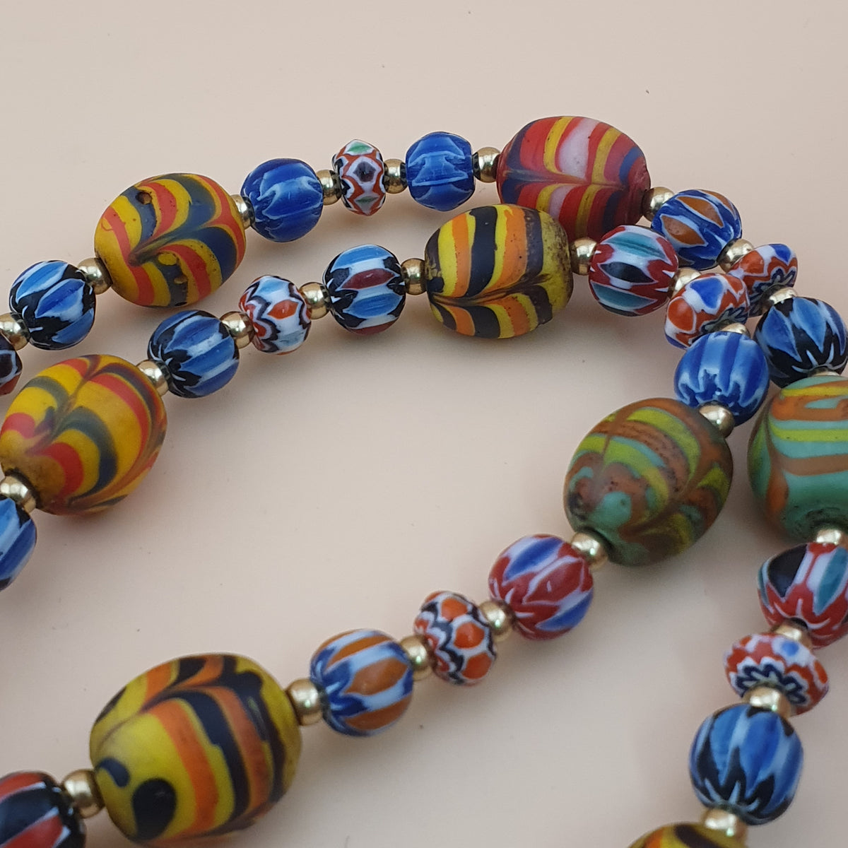 Vintage Venetian Style Feather Desgin & Mulitlayer Chevorn Glass Beads Necklace
