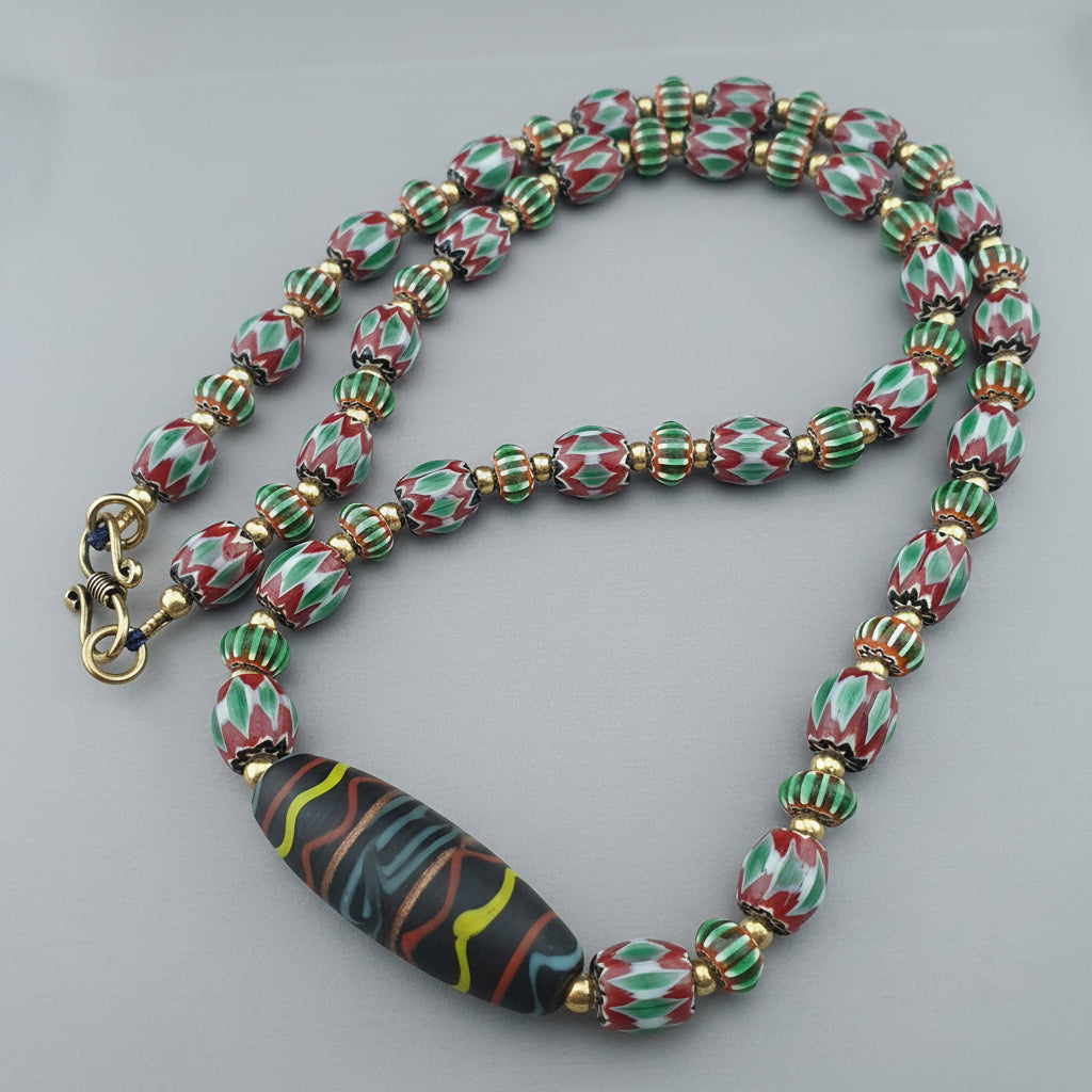 Collier Pendentif Verre Fait Main Chevrons Verts Style Vénitien Vintage