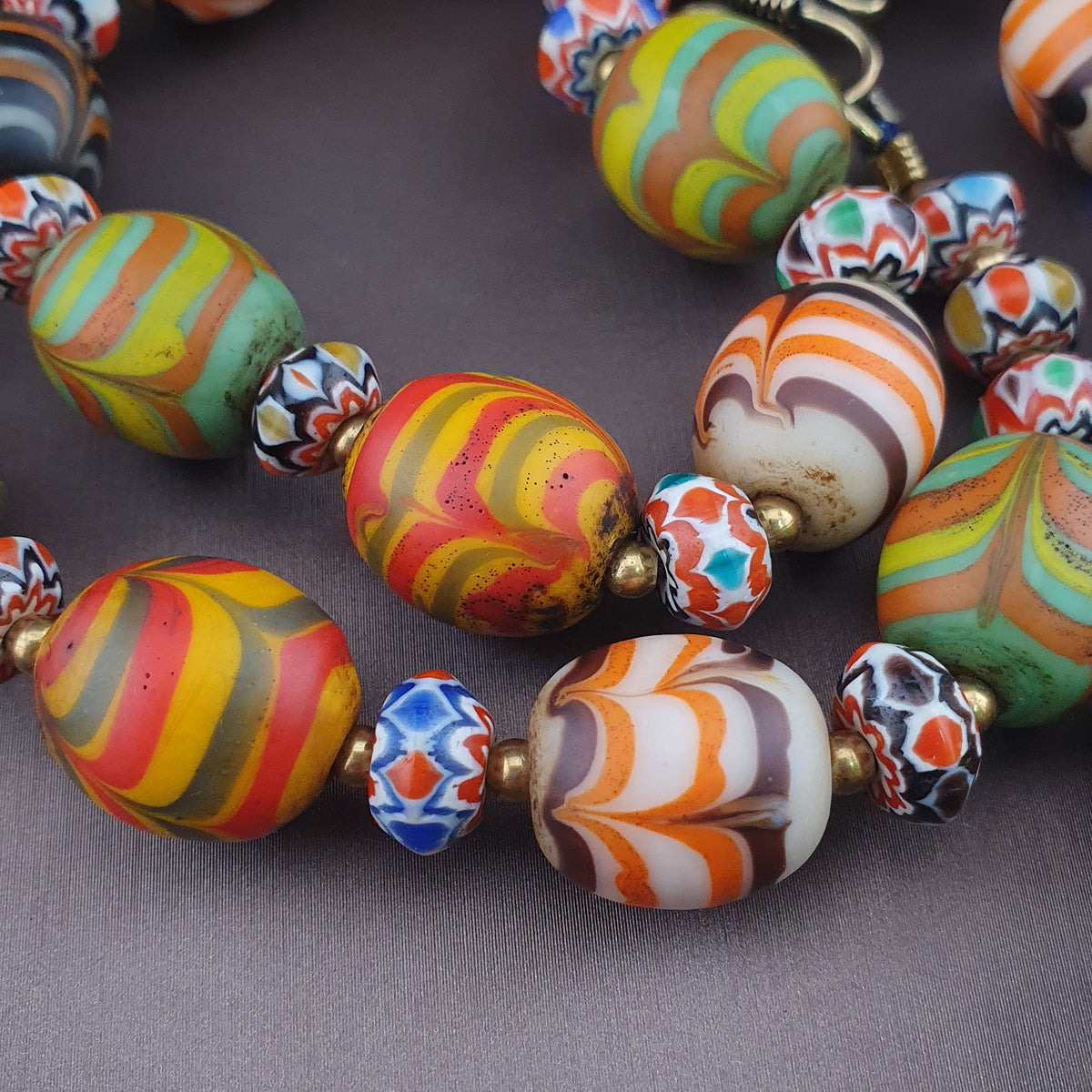 Vintage Venetian Style Feather Desgin Glass With Chevron Glass Beads Necklace