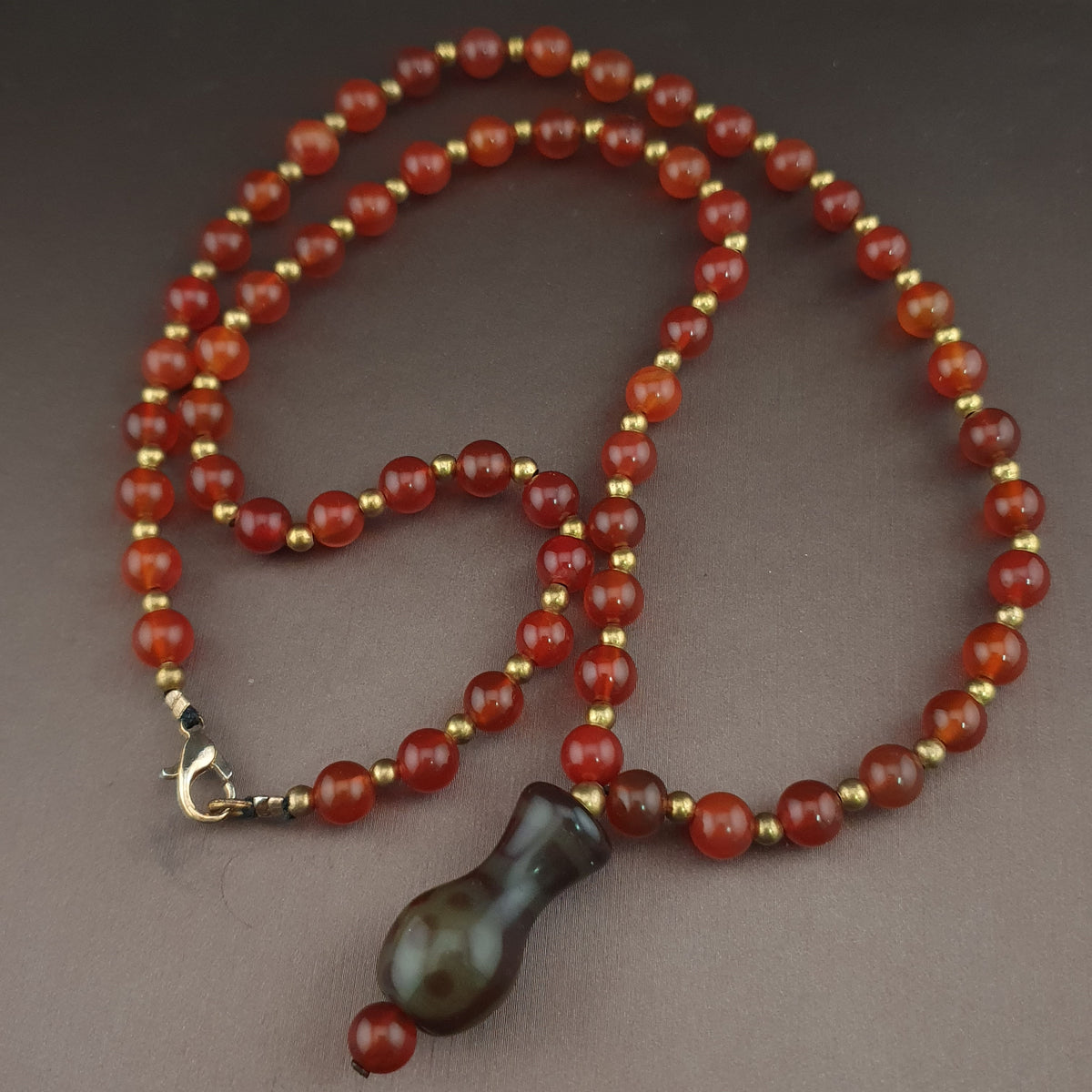 Collier pendentif en agate cornaline et agate florale vintage