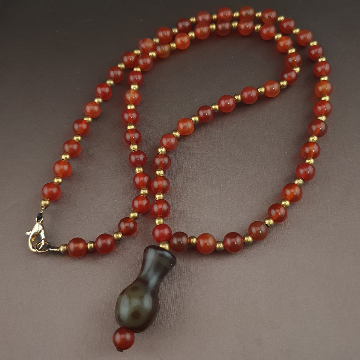 Collier pendentif en agate cornaline et agate florale vintage