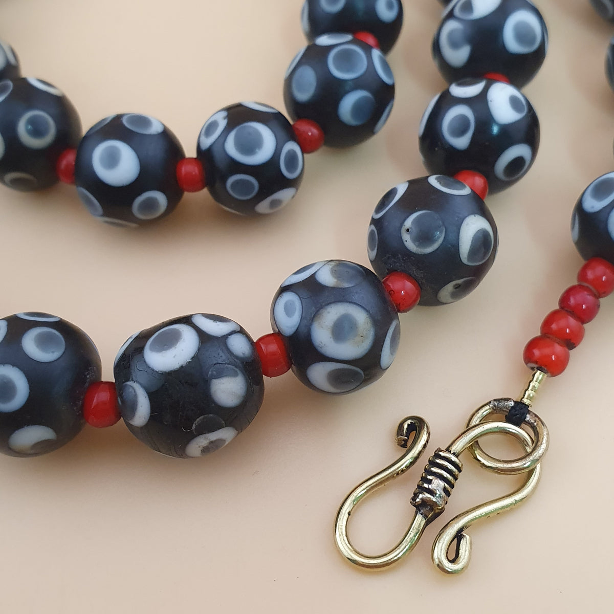 Antique Venetian Style Skunk Eyes & Venetian WhiteHeart Glass Beads Necklace