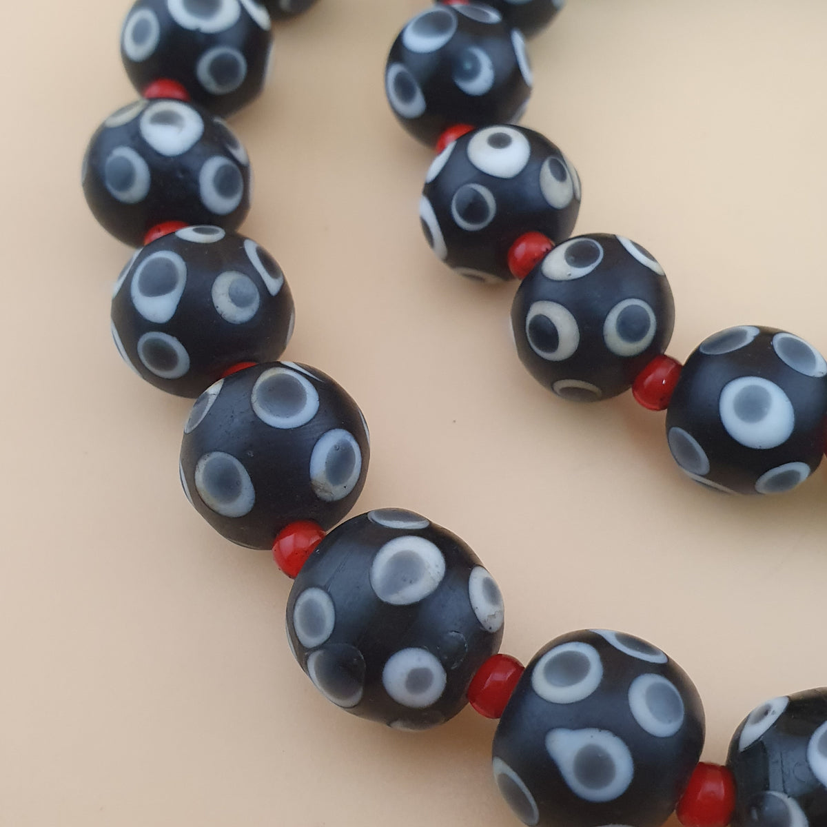 Antique Venetian Style Skunk Eyes & Venetian WhiteHeart Glass Beads Necklace
