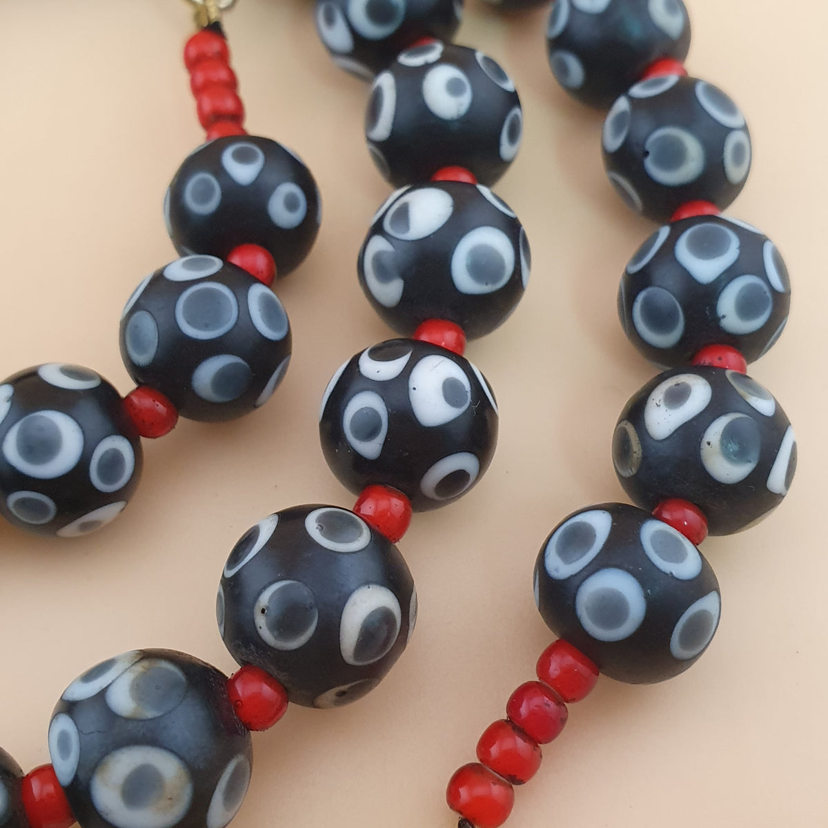 Antique Venetian Style Skunk Eyes & Venetian WhiteHeart Glass Beads Necklace