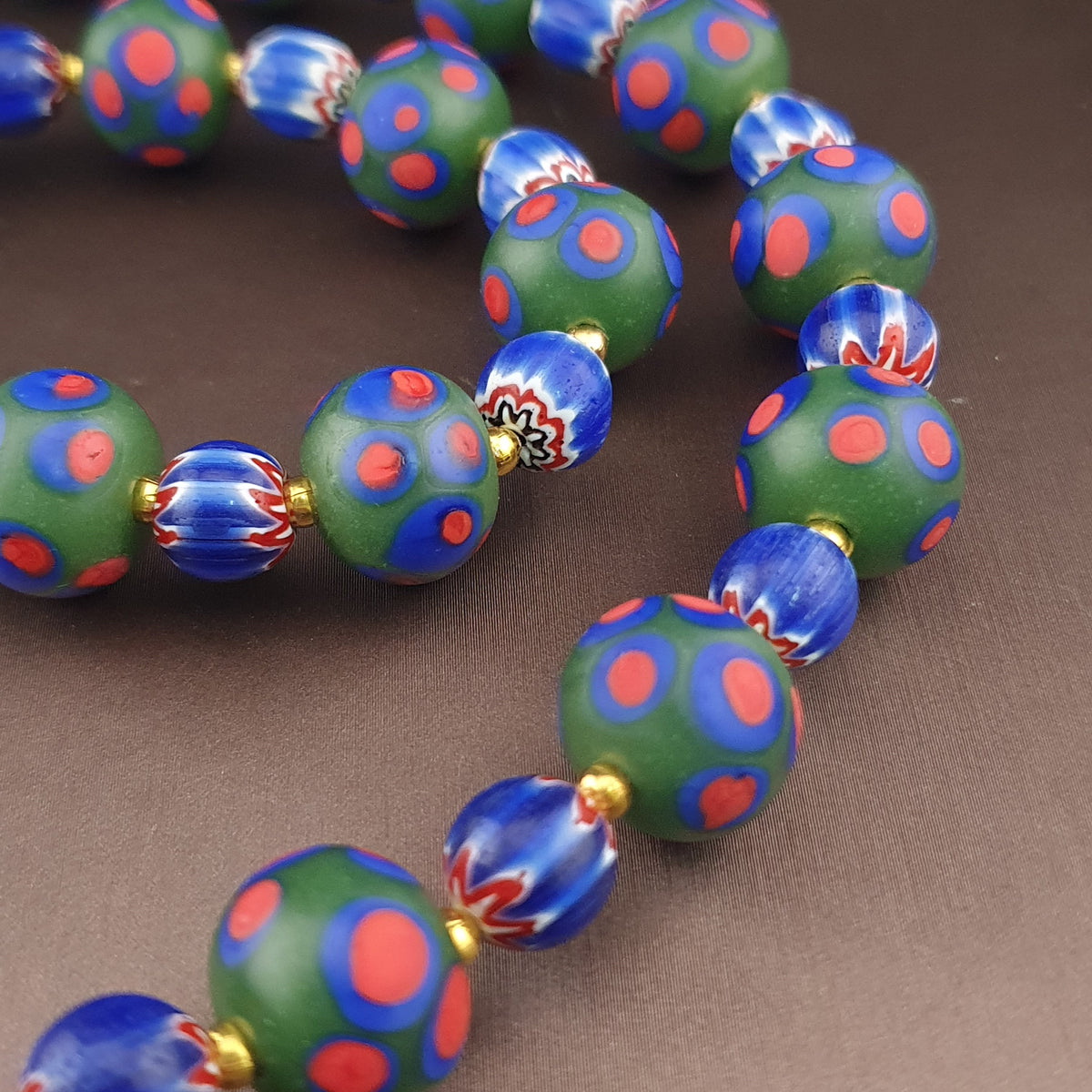 Collier de Perles en Verre Millefiori & Chevron Style Vénitien Antique