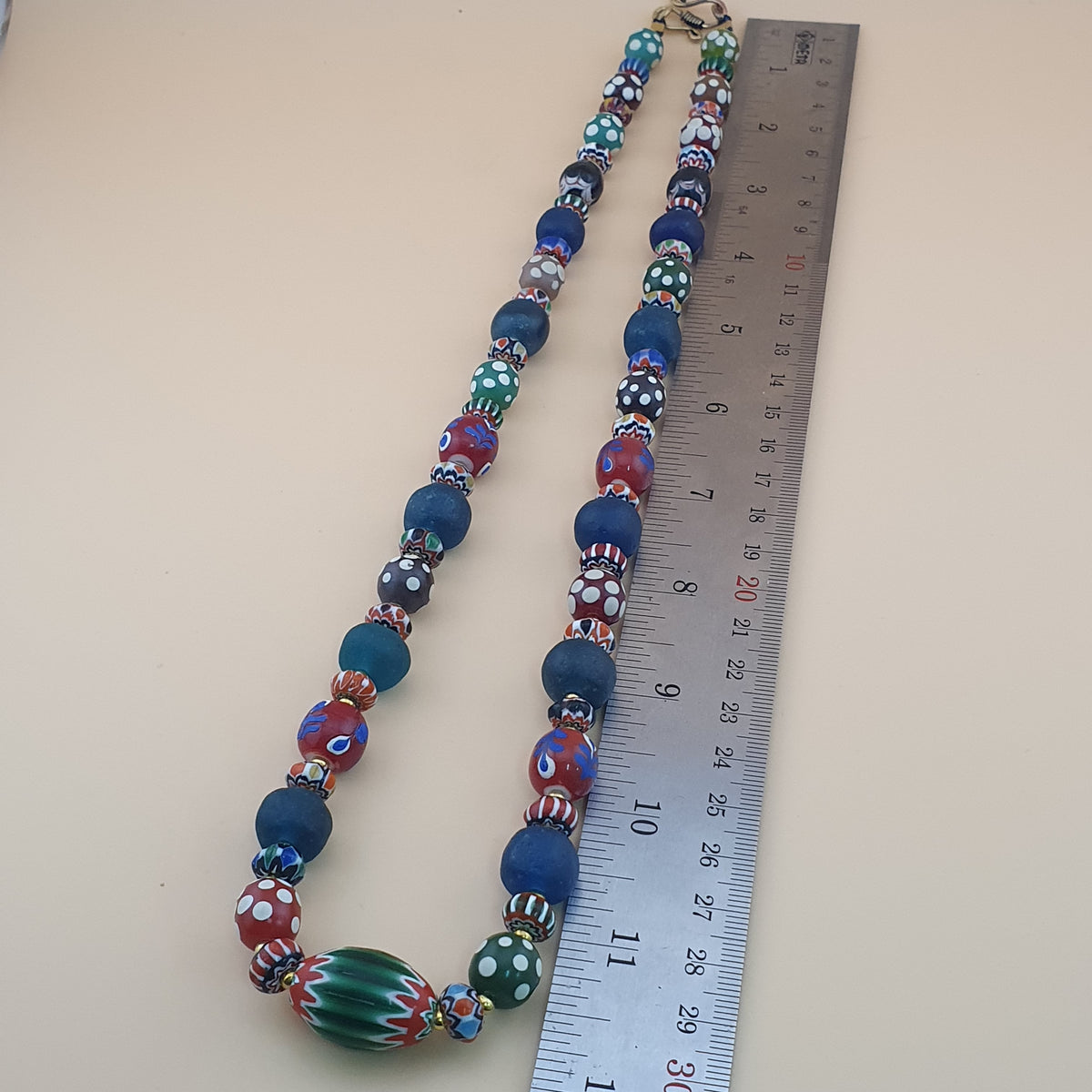Collier de perles de verre vintage vénitiennes, style africain, "Mille Yeux" et chevrons