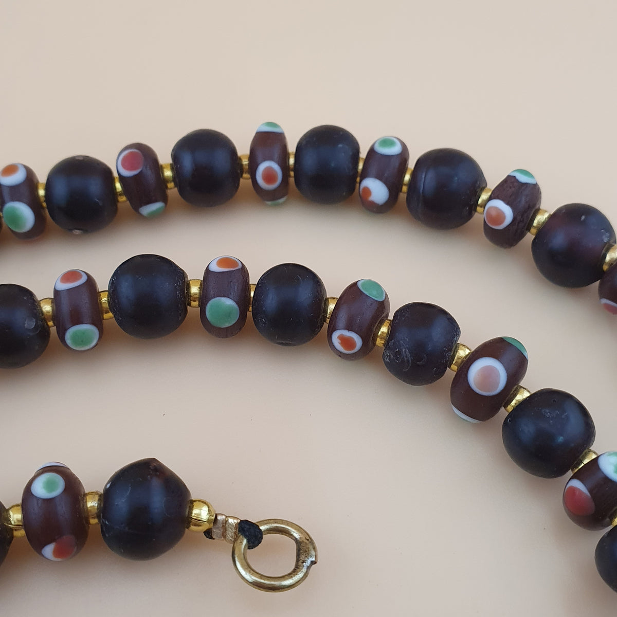 Ancien Collier Vénitien Style Africain Perles Œil et Perles Rondes en Verre Noir et Marron