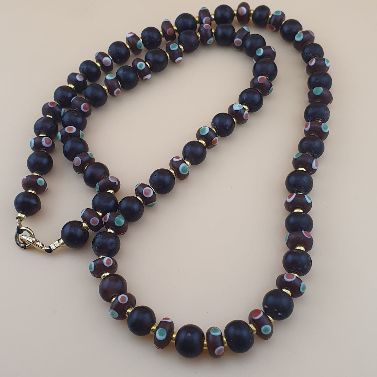 Ancien Collier Vénitien Style Africain Perles Œil et Perles Rondes en Verre Noir et Marron