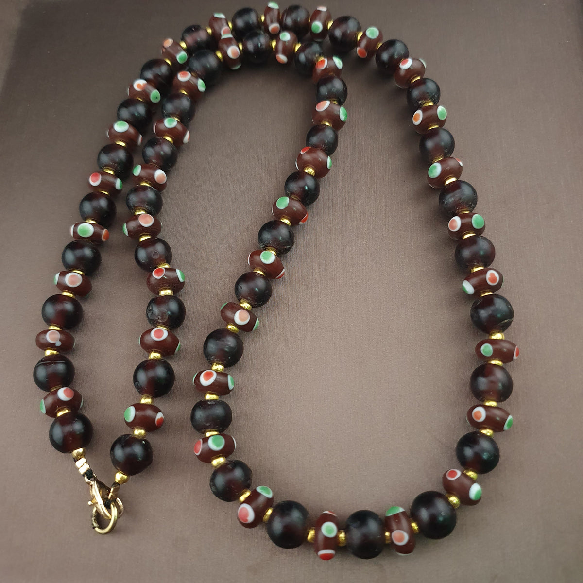 Ancien Collier Vénitien Style Africain Perles Œil et Perles Rondes en Verre Noir et Marron