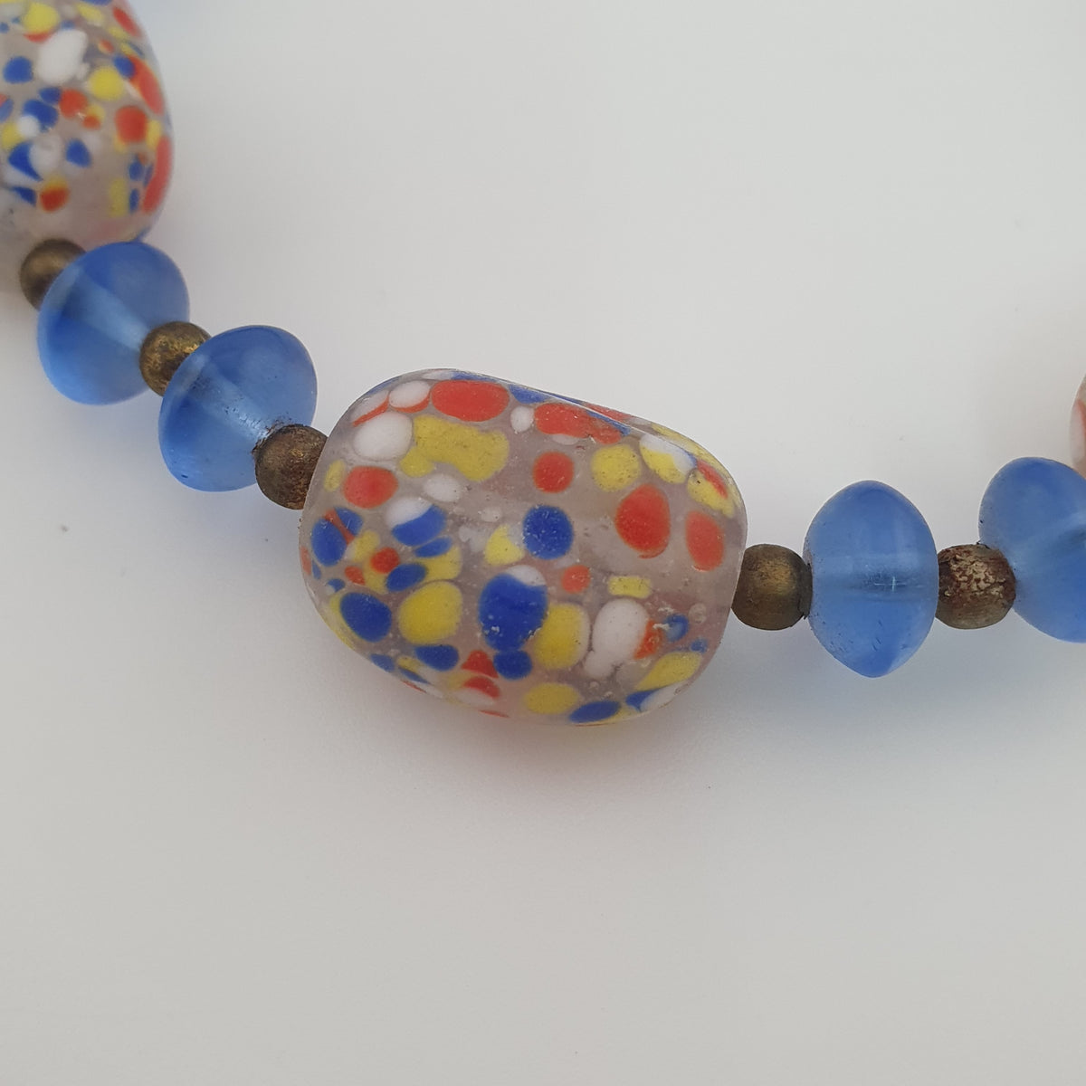 Collier en aventurine et perles de verre africaines bleues en forme de pneu, style vénitien vintage africain
