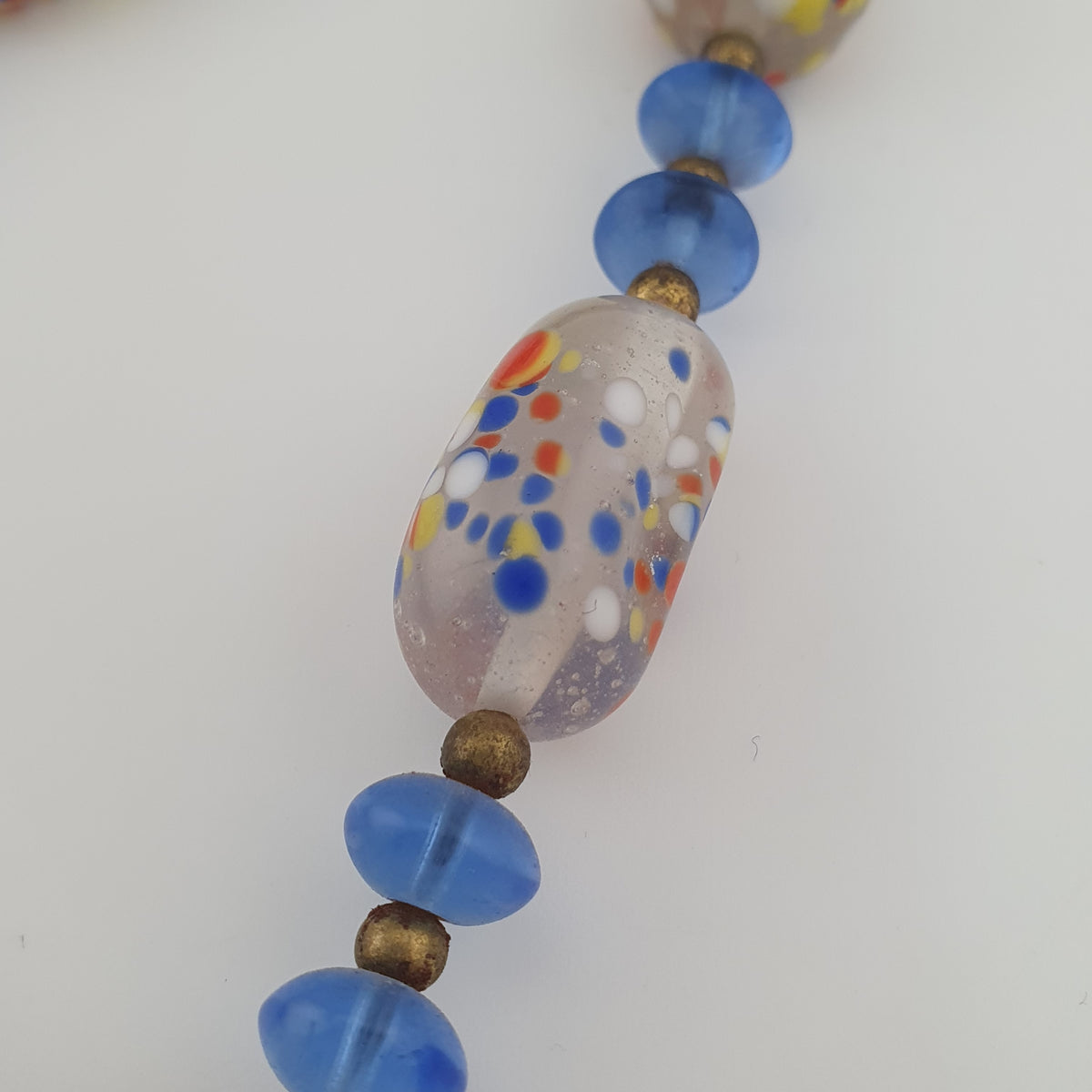 Collier en aventurine et perles de verre africaines bleues en forme de pneu, style vénitien vintage africain
