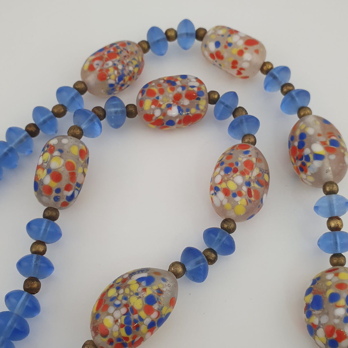 Collier en aventurine et perles de verre africaines bleues en forme de pneu, style vénitien vintage africain
