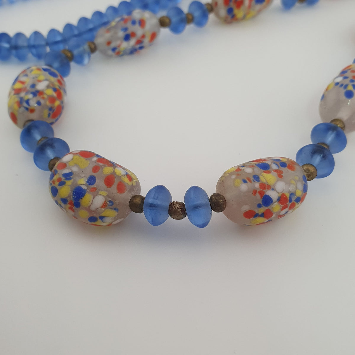 Collier en aventurine et perles de verre africaines bleues en forme de pneu, style vénitien vintage africain